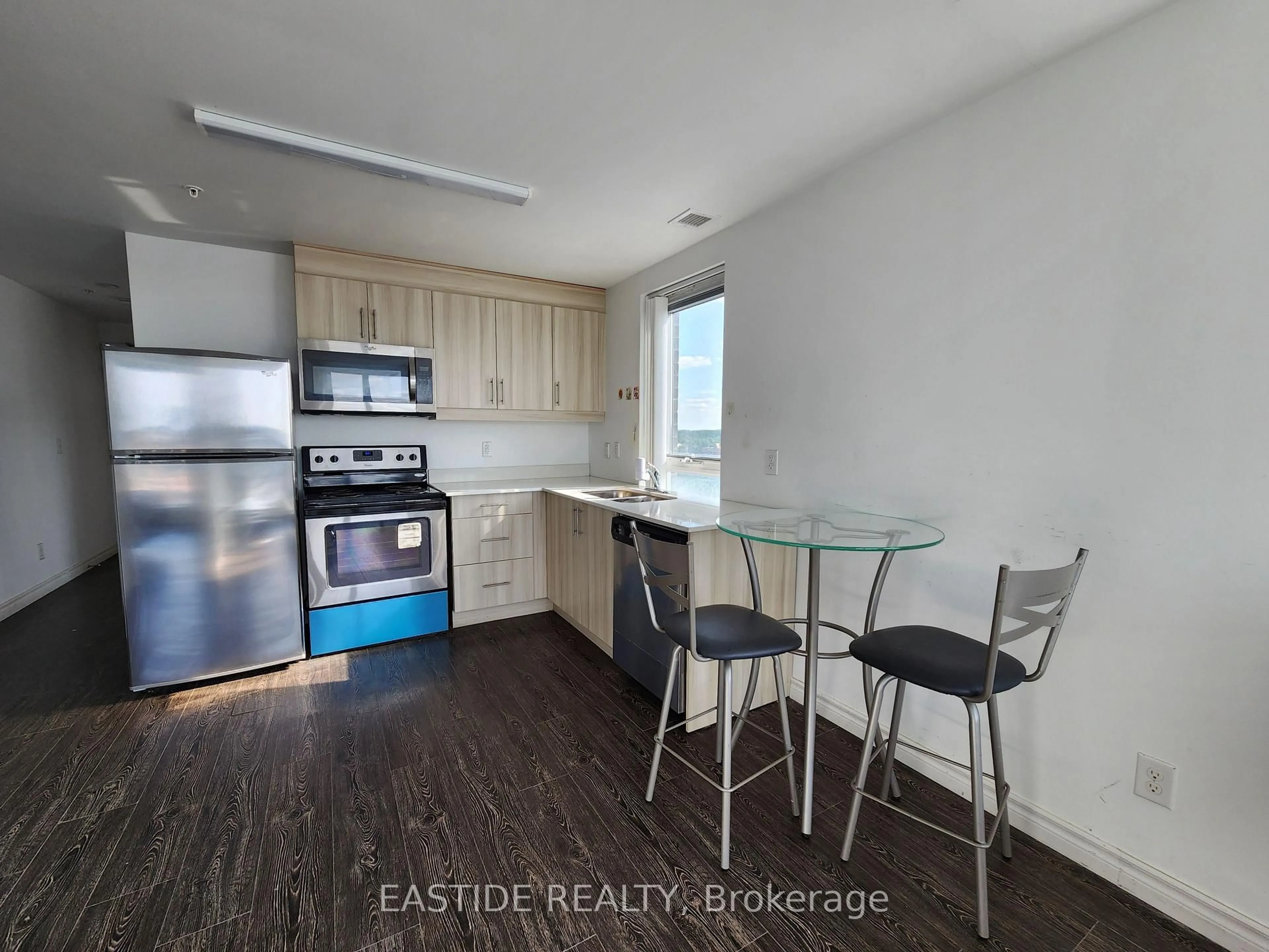 Unknown for 158 King St #1805, Waterloo Ontario N2J 2Y2