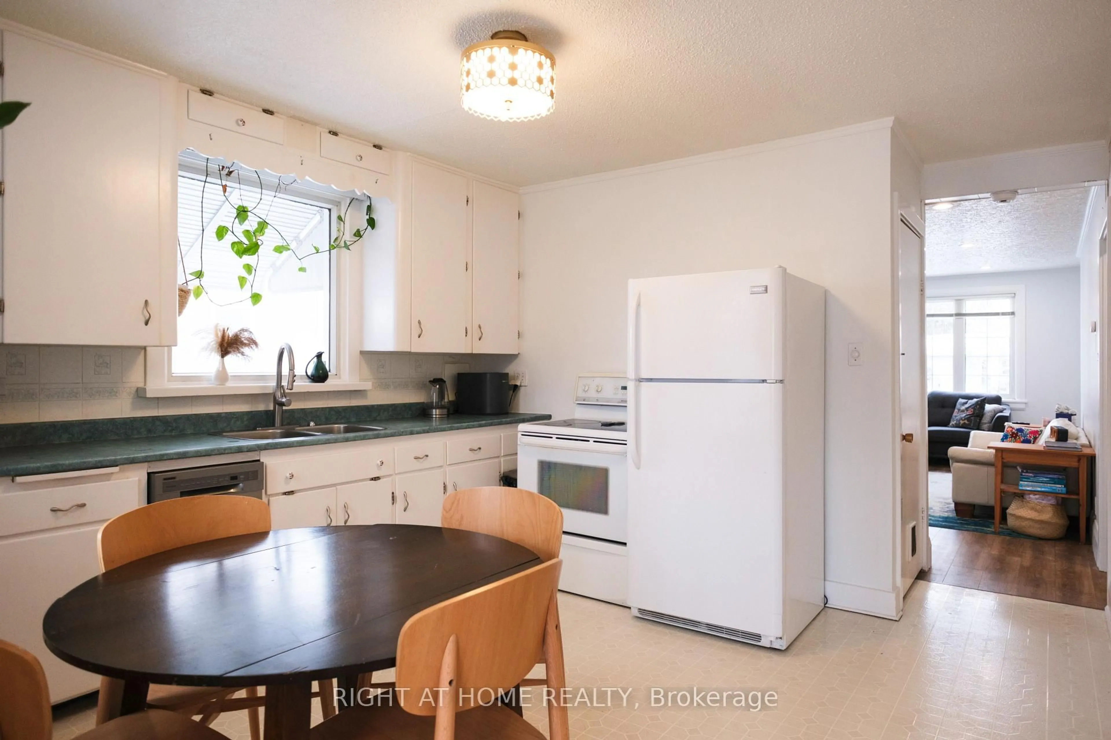 Standard kitchen, unknown for 44 Macdonald St, Arnprior Ontario K7S 2W5