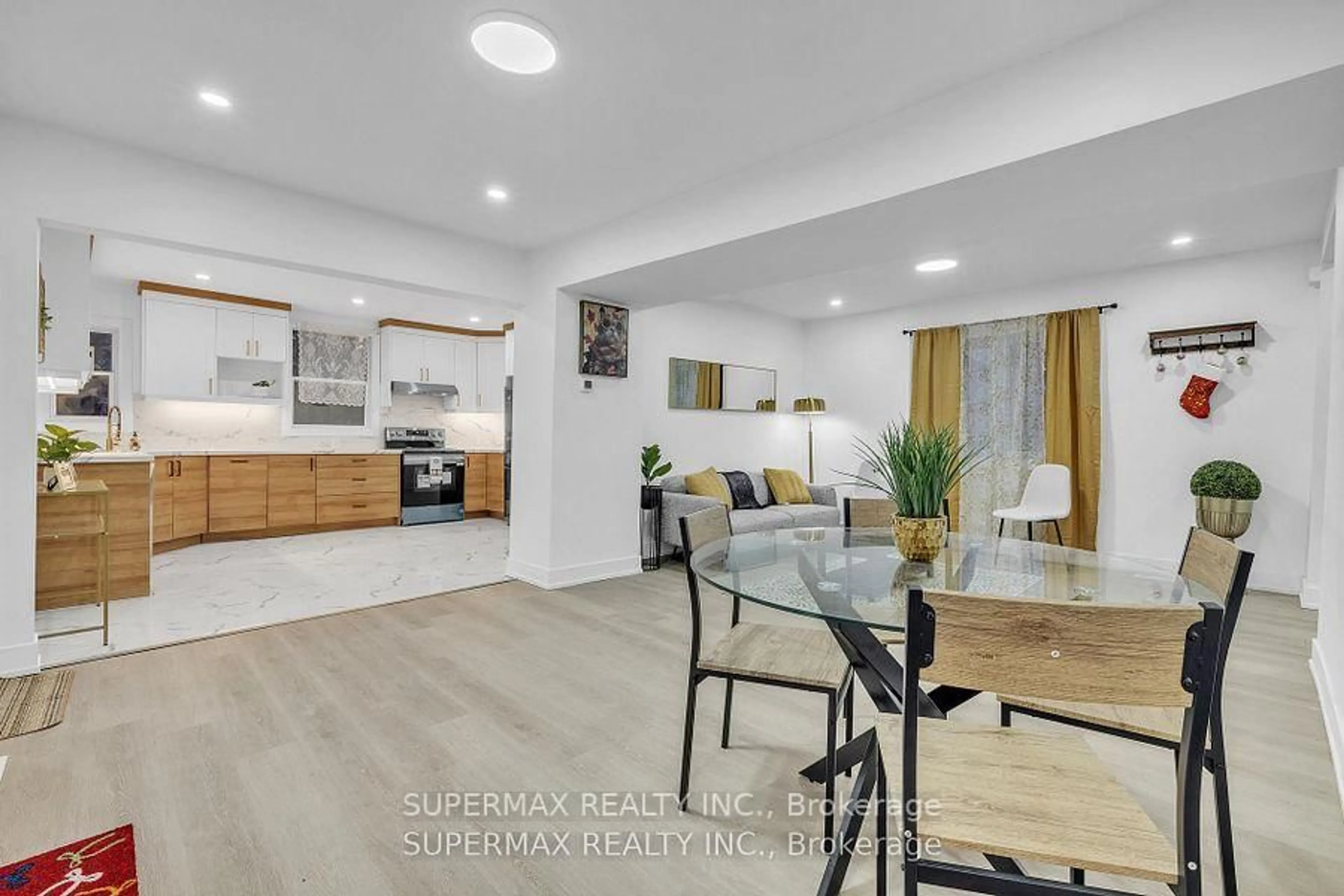 Open concept kitchen, unknown for 94 Hiawatha St, St. Thomas Ontario N5P 2T7