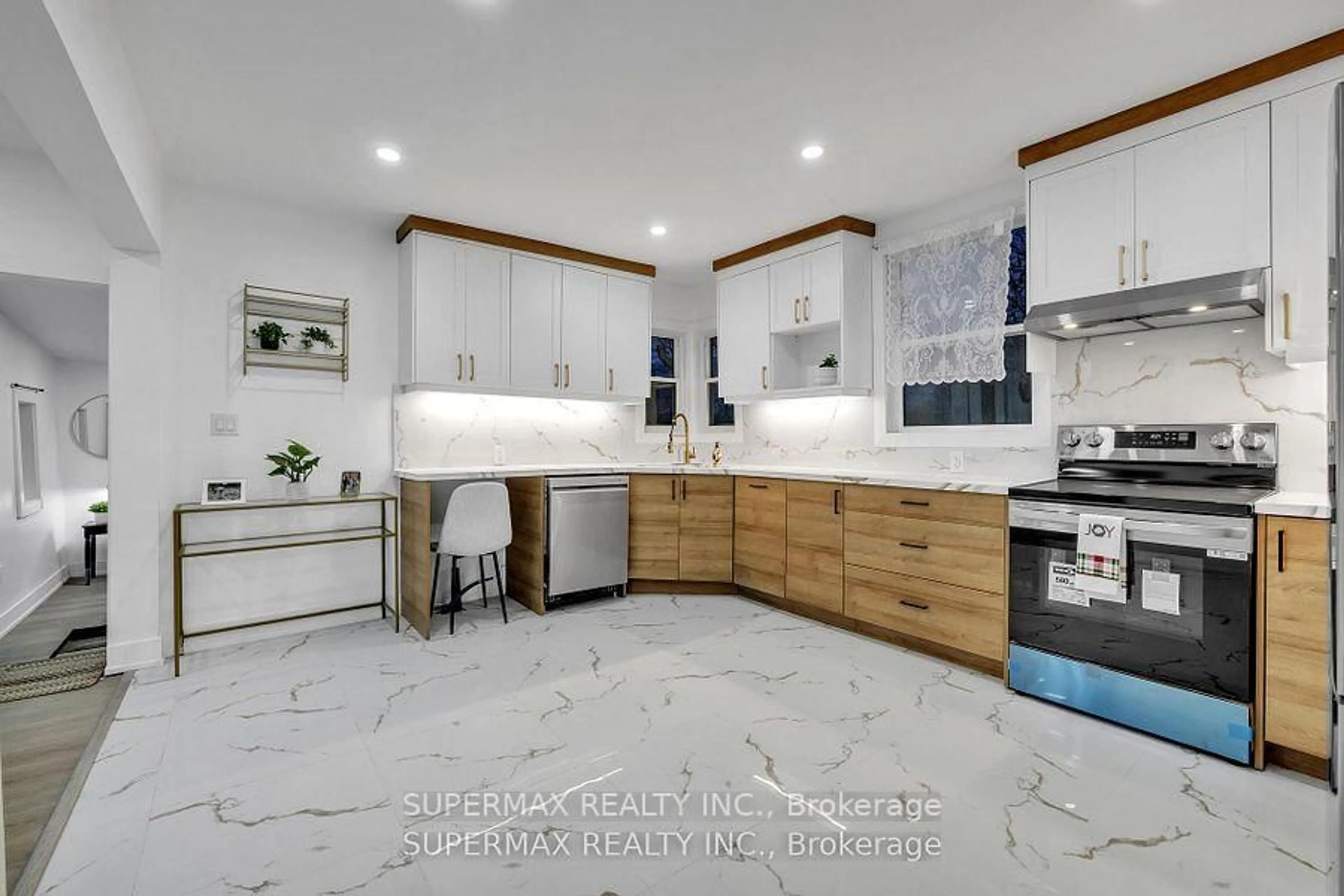 Contemporary kitchen, ceramic/tile floor for 94 Hiawatha St, St. Thomas Ontario N5P 2T7