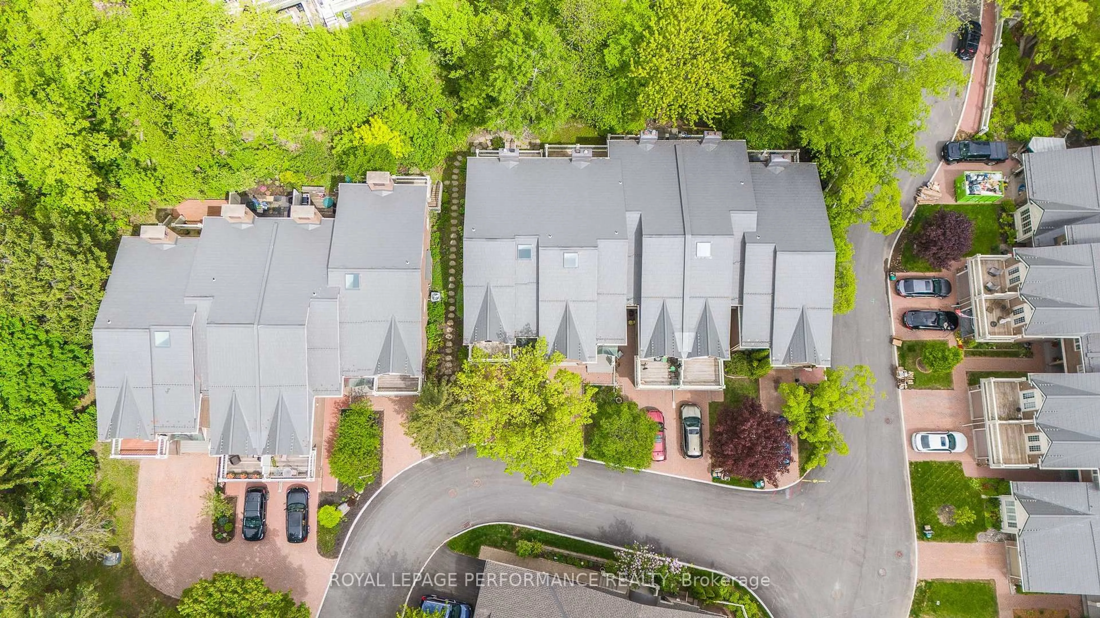 A pic from outside/outdoor area/front of a property/back of a property/a pic from drone, city buildings view from balcony for 13 Waterford Way, Ottawa Ontario K2E 7V4