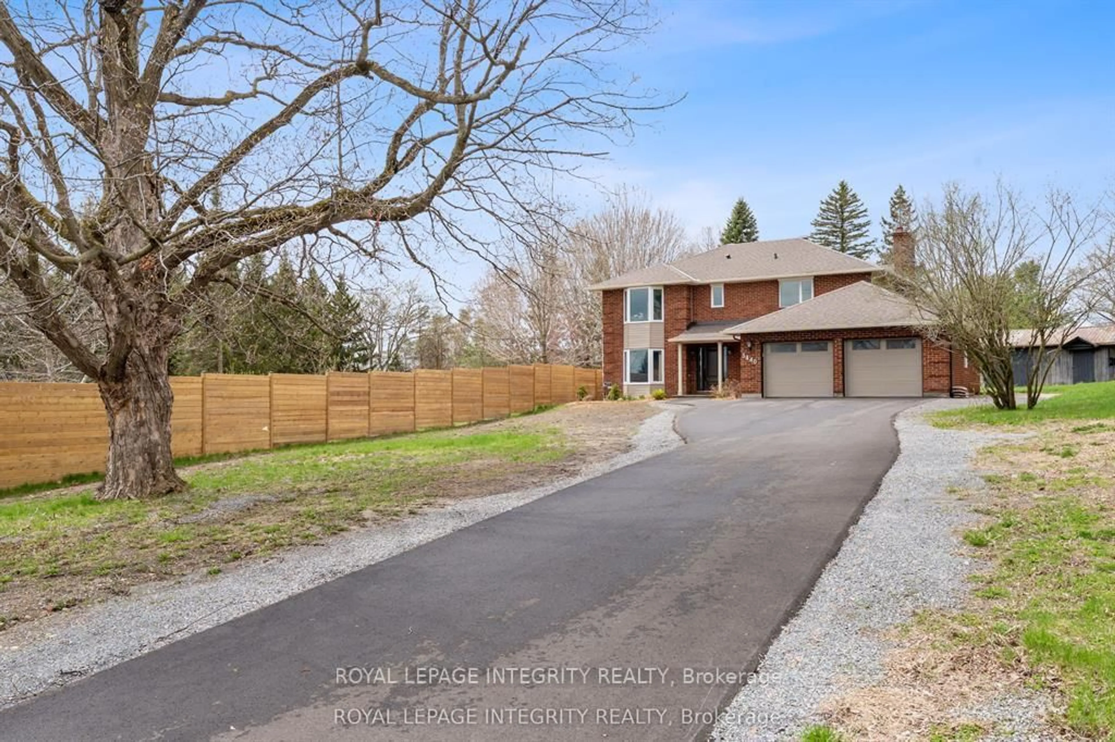 A pic from outside/outdoor area/front of a property/back of a property/a pic from drone, street for 3440 Woodroffe Ave, Ottawa Ontario K2J 3Z8