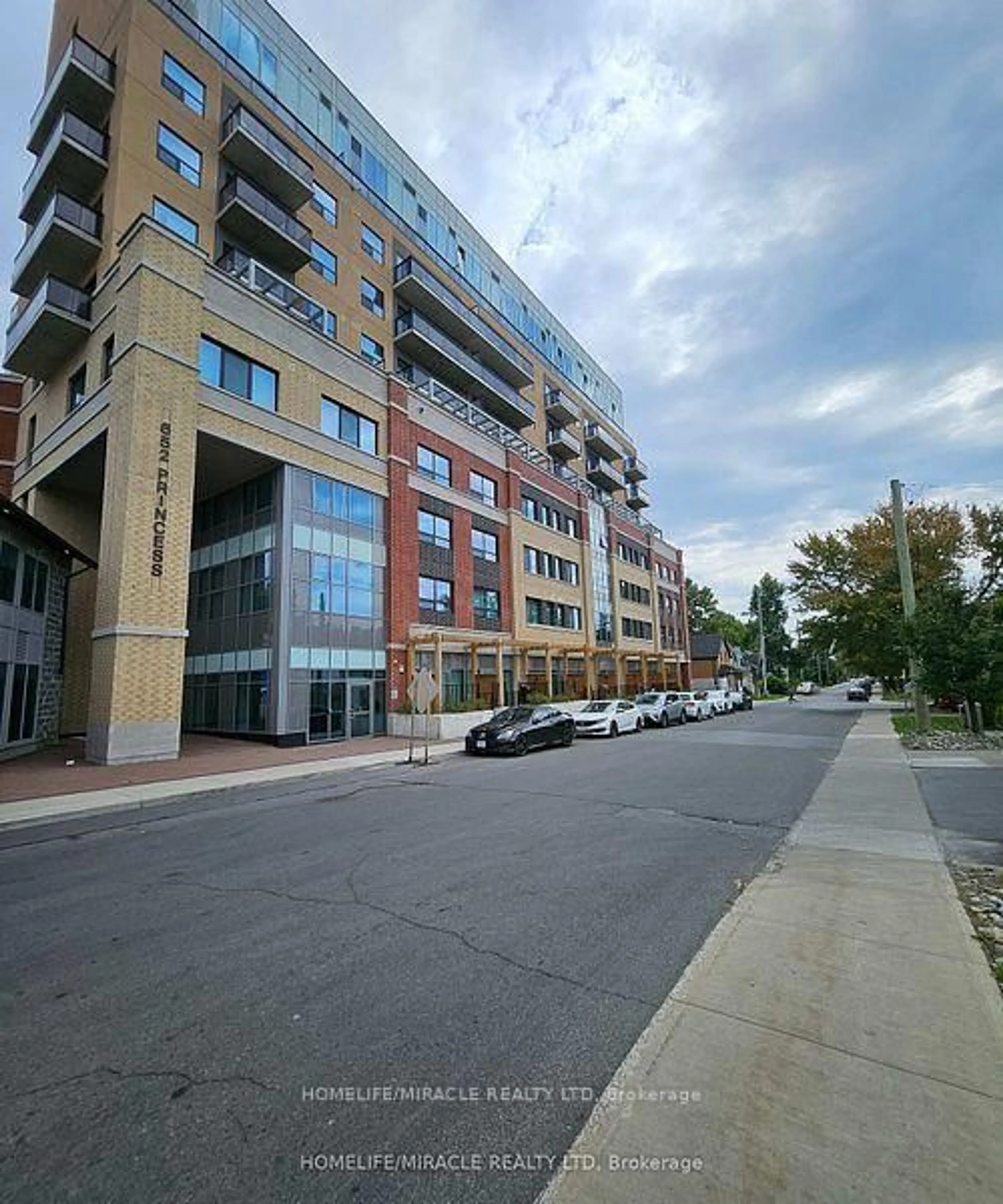 A pic from outside/outdoor area/front of a property/back of a property/a pic from drone, street for 652 Princess St #420, Kingston Ontario K7L 3Z9