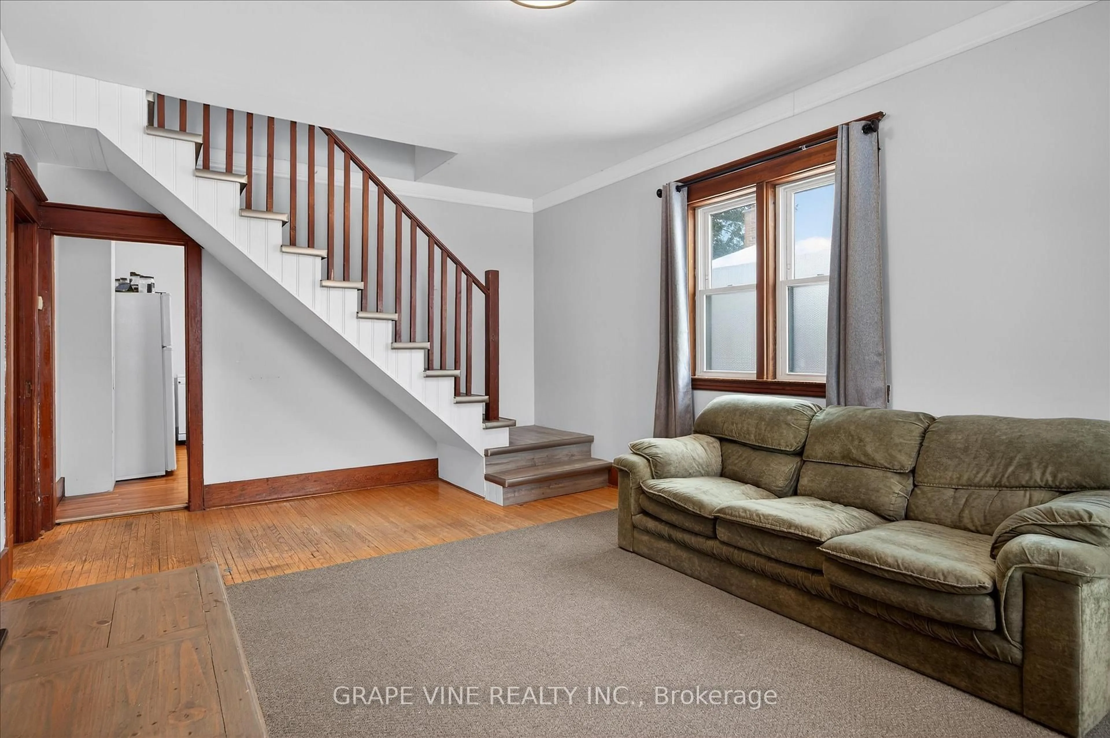 Unknown for 276 McGill Street St, Peterborough Ontario K9J 1W5