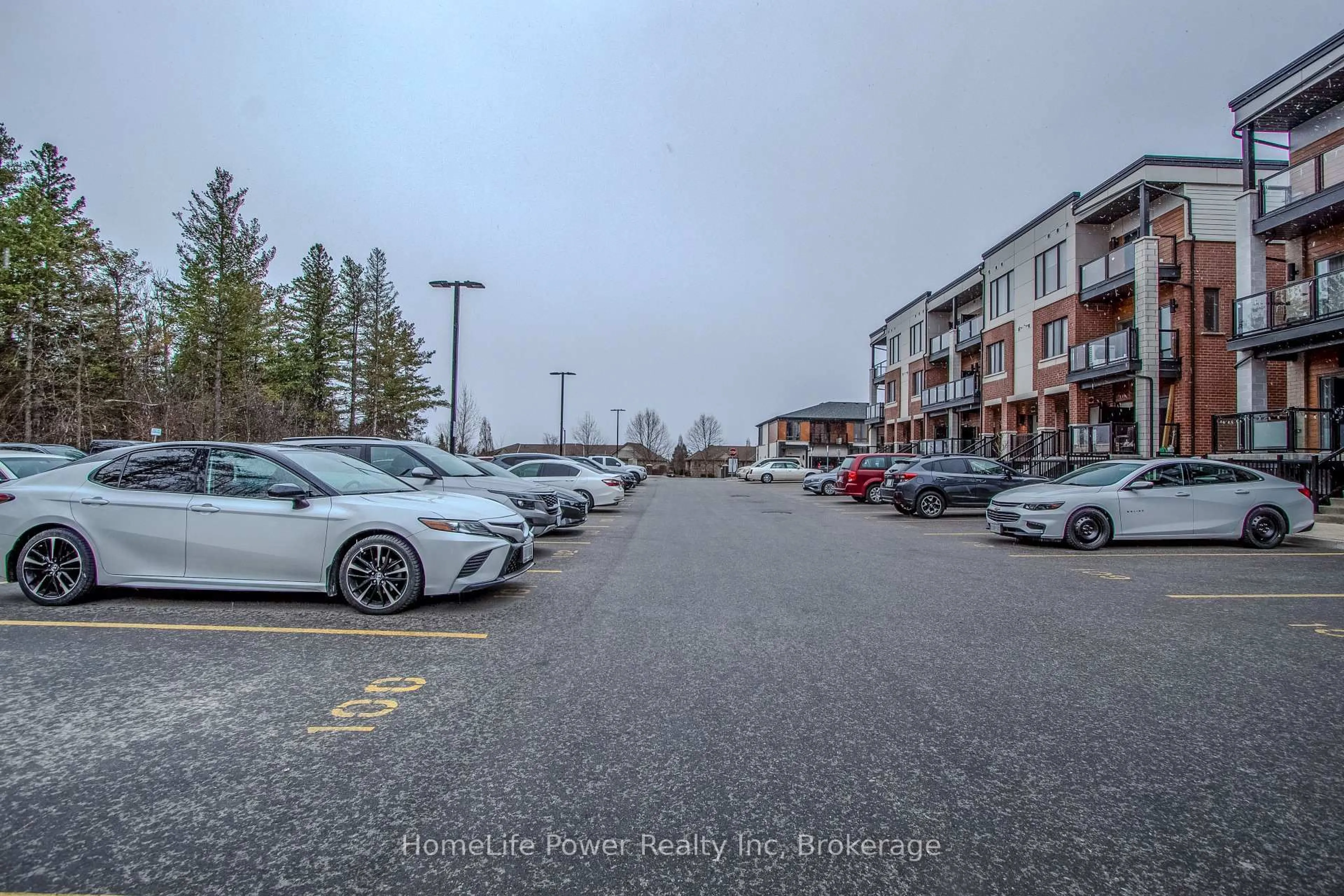 Parking for 25 ISHERWOOD Ave, Cambridge Ontario N1R 0E2