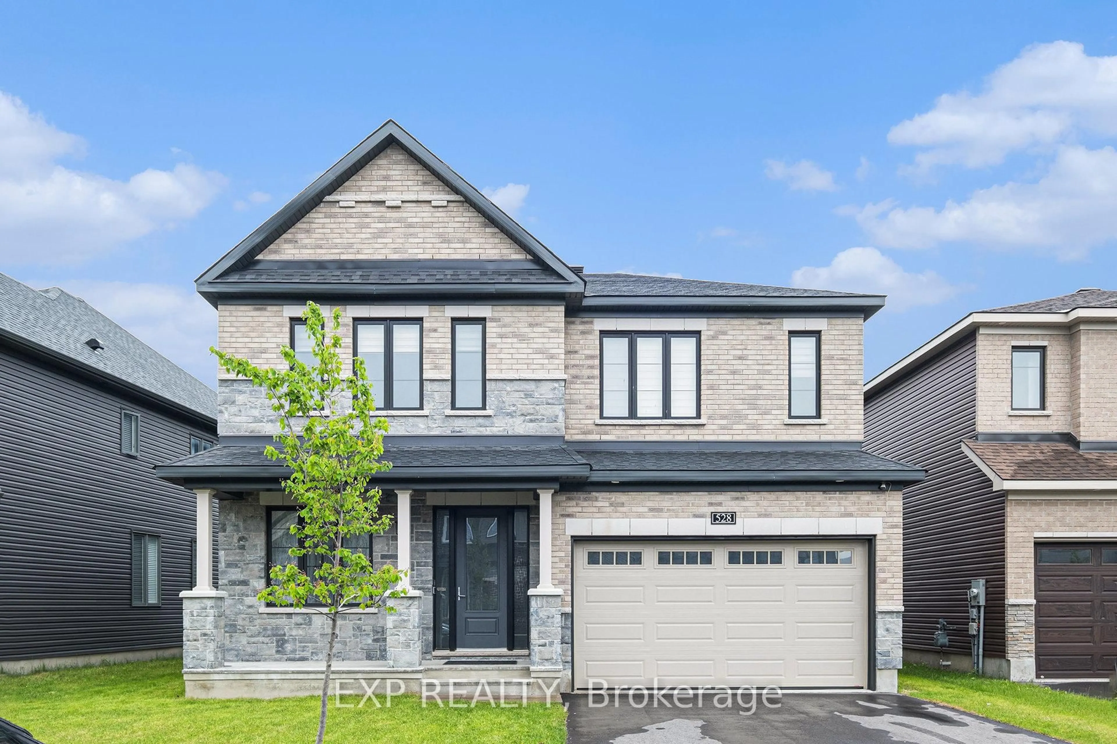Home with brick exterior material, street for 528 Anchor Circ, Ottawa Ontario K4M 0X5
