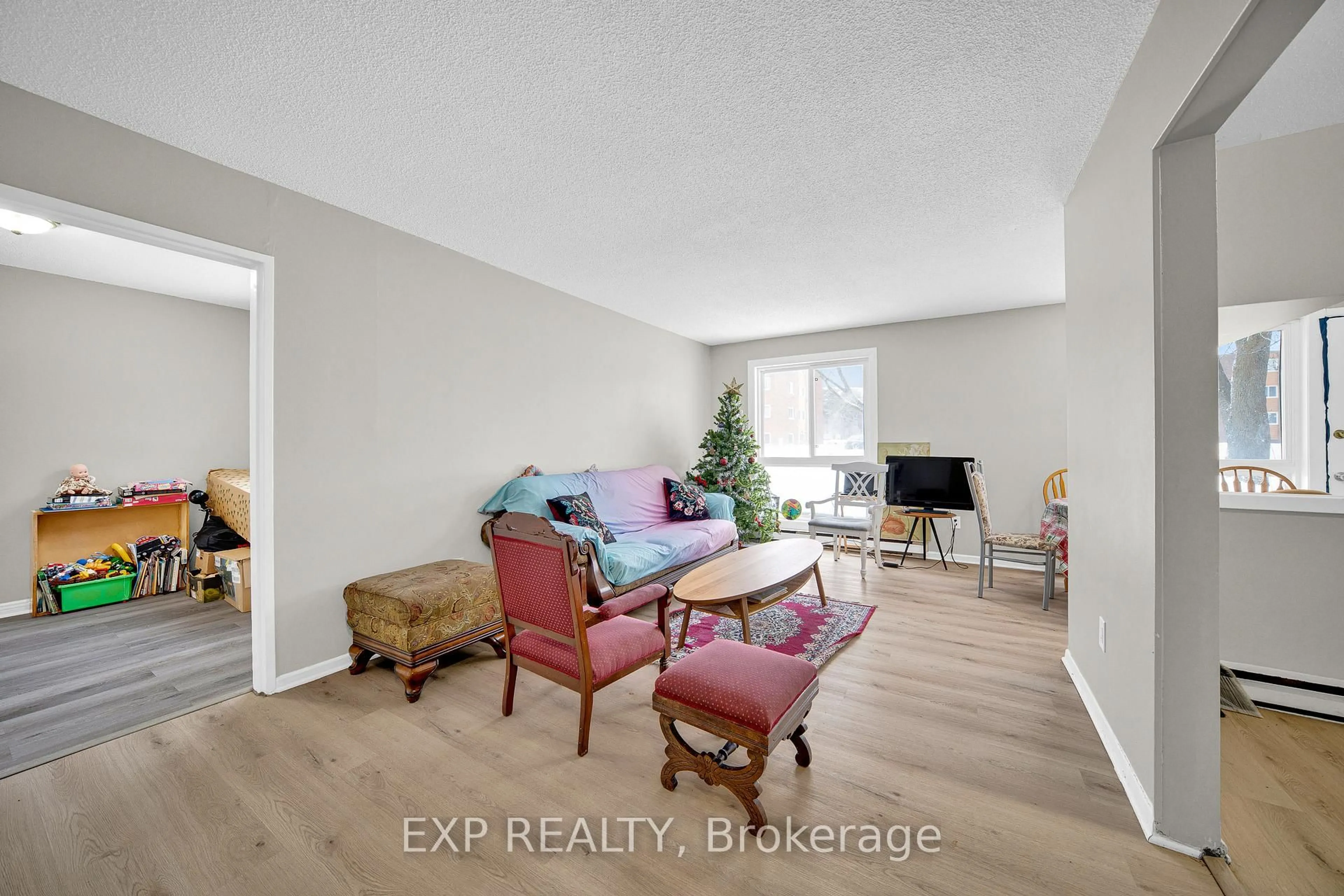 Unknown for 1958 Jasmine Cres #34J, Ottawa Ontario K1J 7W1