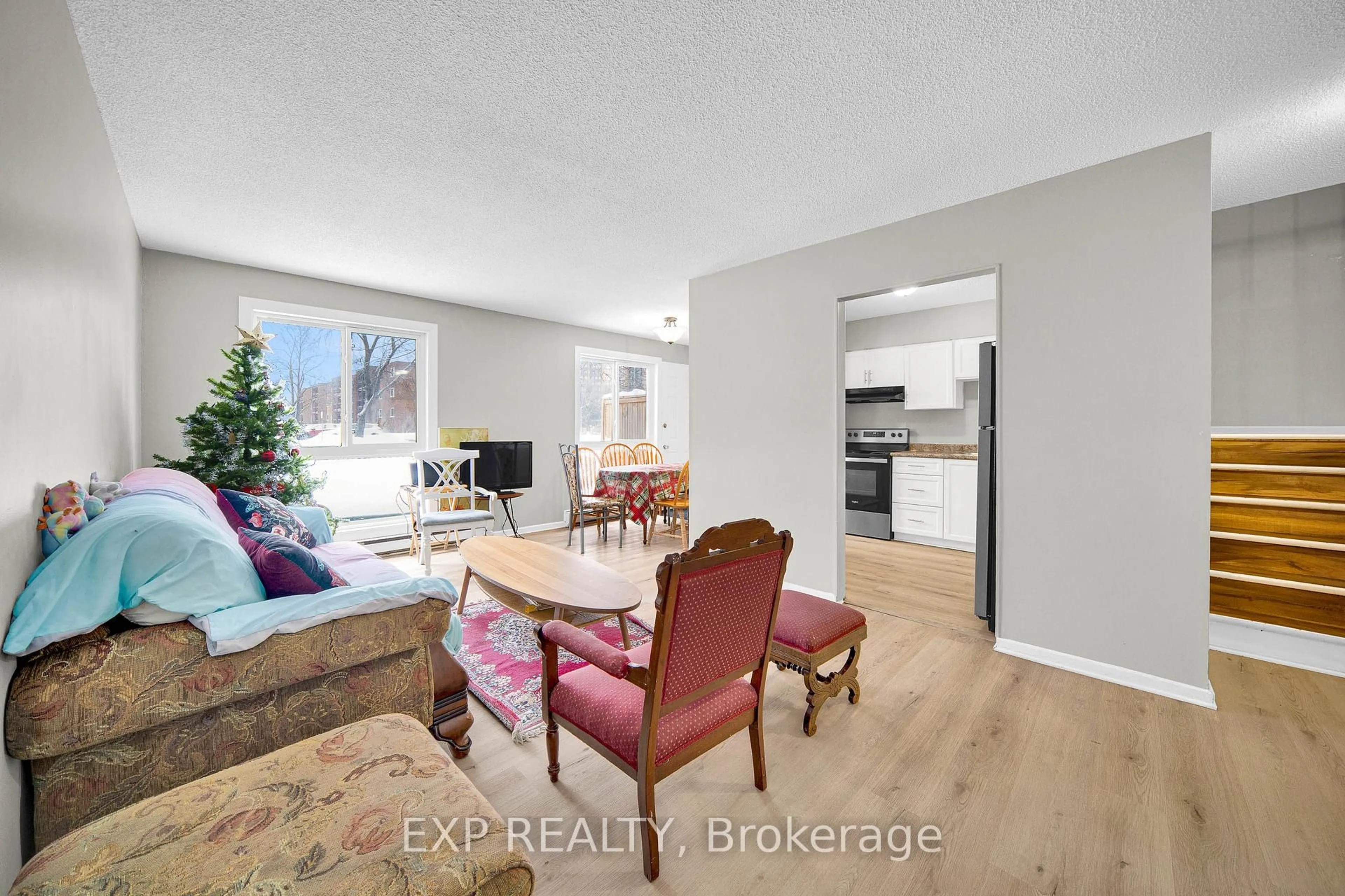 Living room with furniture, unknown for 1958 Jasmine Cres #34J, Ottawa Ontario K1J 7W1