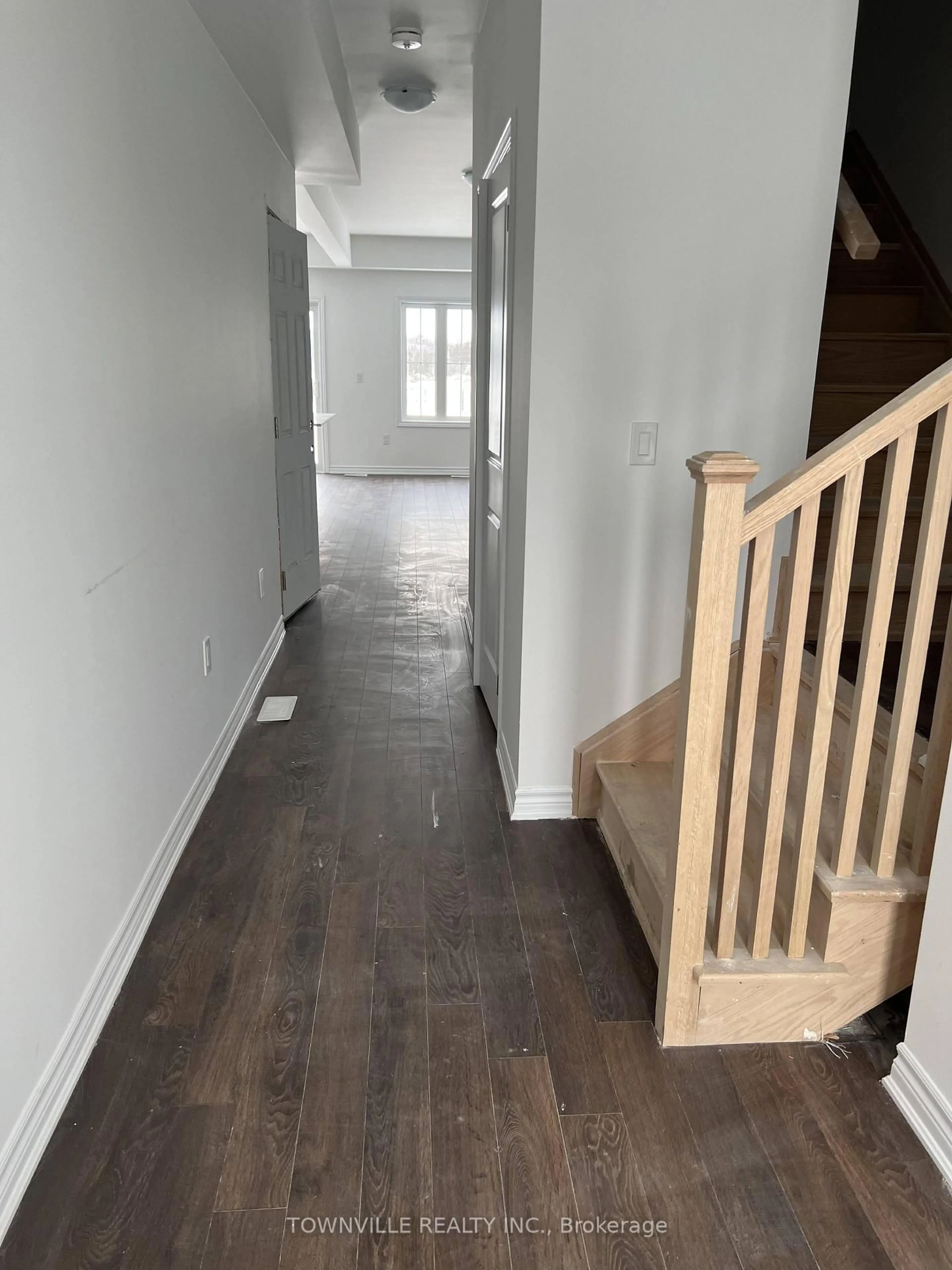 Unknown for 17 Glacier Cres, Belleville Ontario K8N 0T6