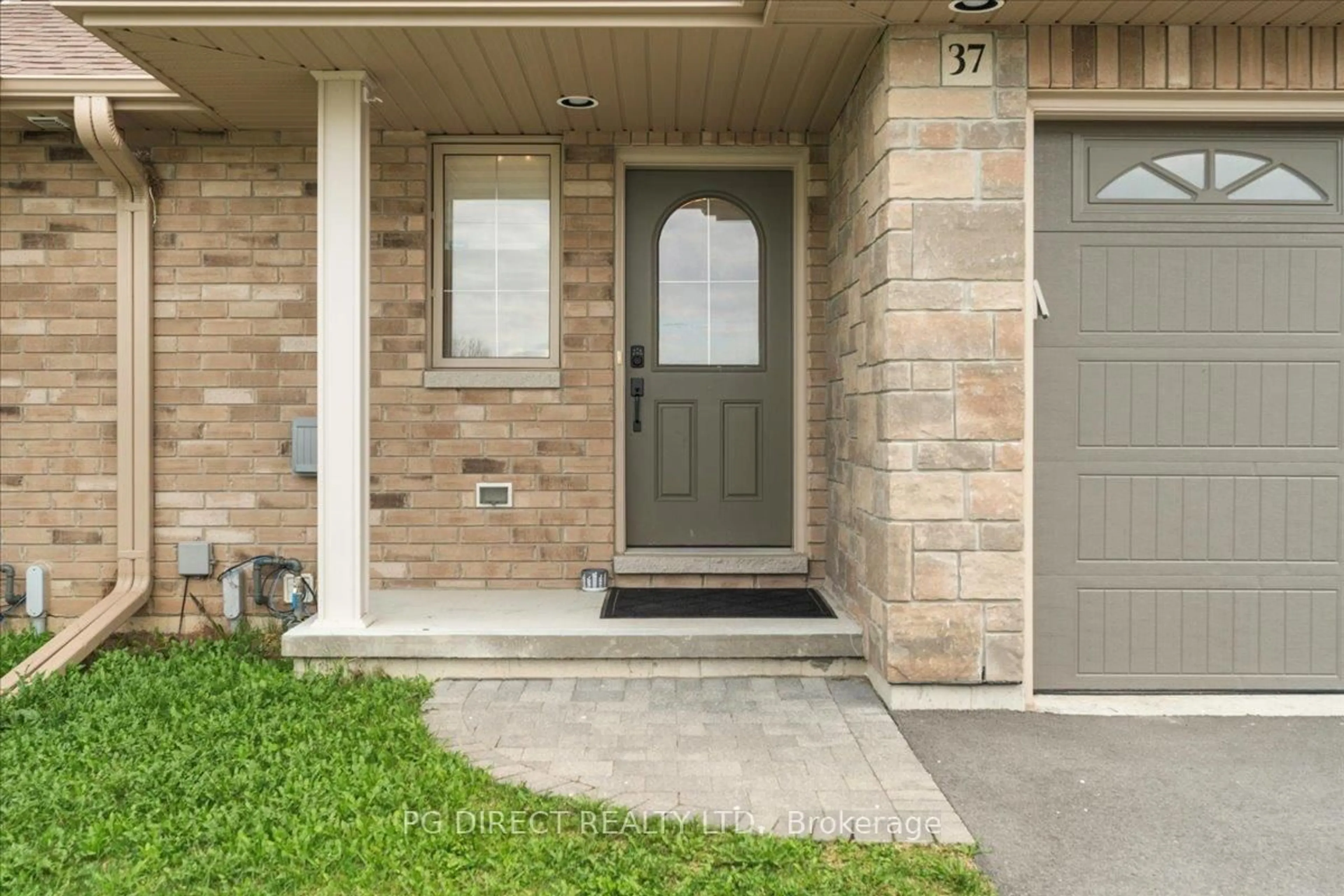 Unknown for 37 Hillside Meadow Dr, Quinte West Ontario K0K 1L0