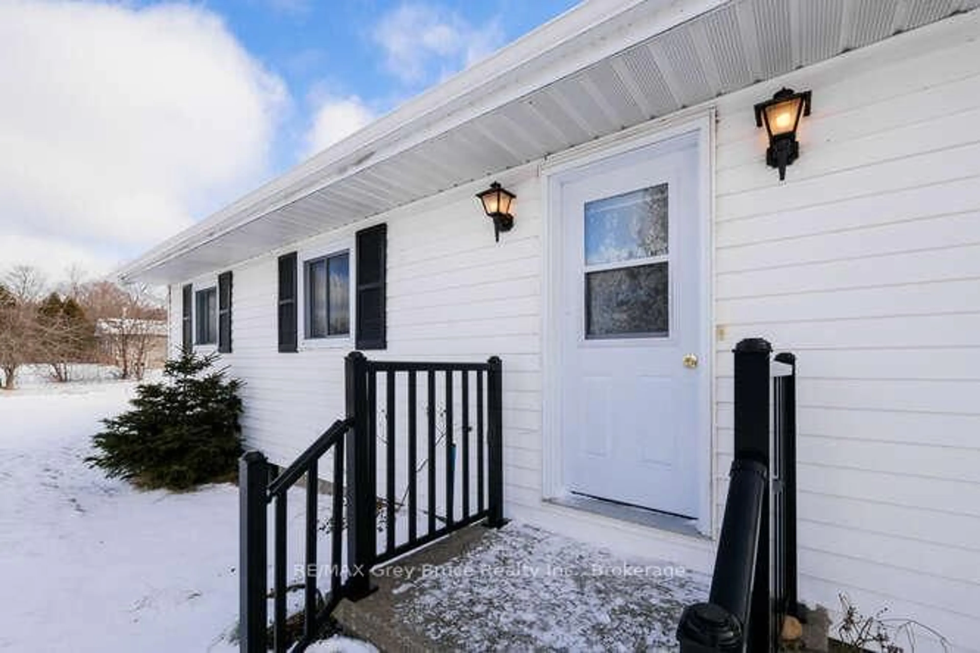 Unknown for 26 Maple Golf Cres, Northern Bruce Peninsula Ontario N0H 2R0