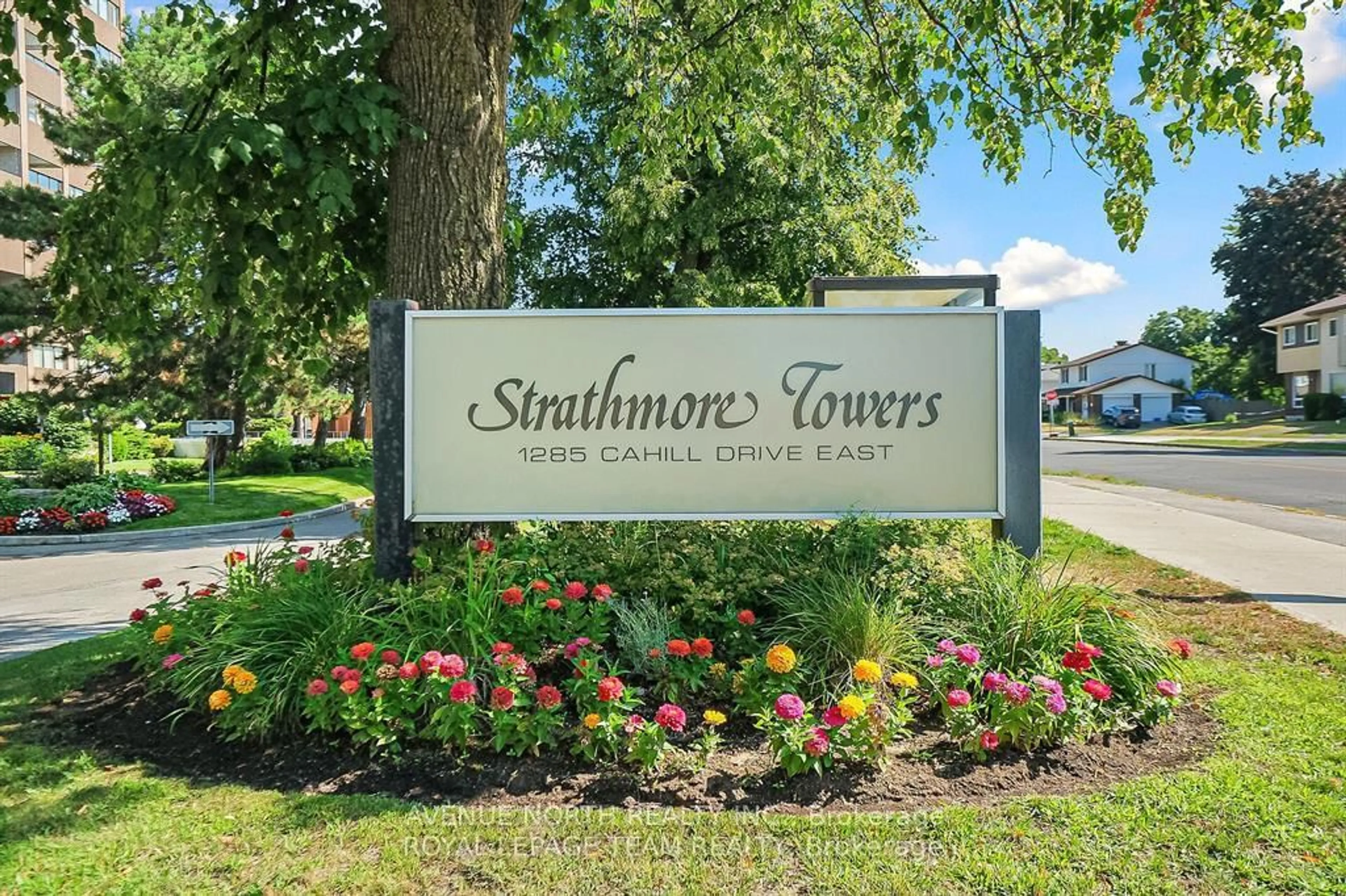 Indoor foyer for 1285 Cahill Dr #503, Ottawa Ontario K1V 9A7