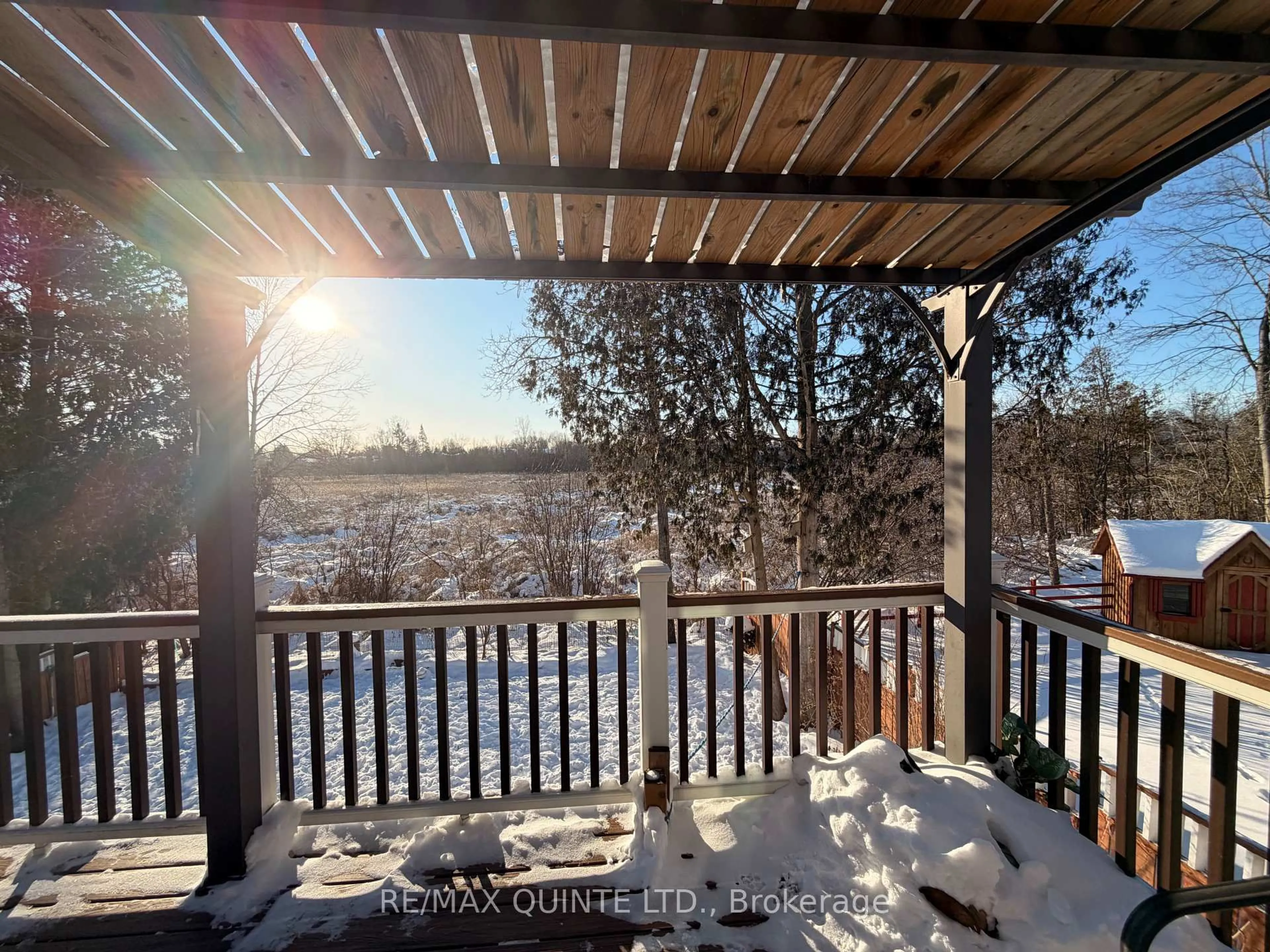 Patio, water/lake/river/ocean view for 73 OAK RIDGE Blvd, Belleville Ontario K8N 5W3