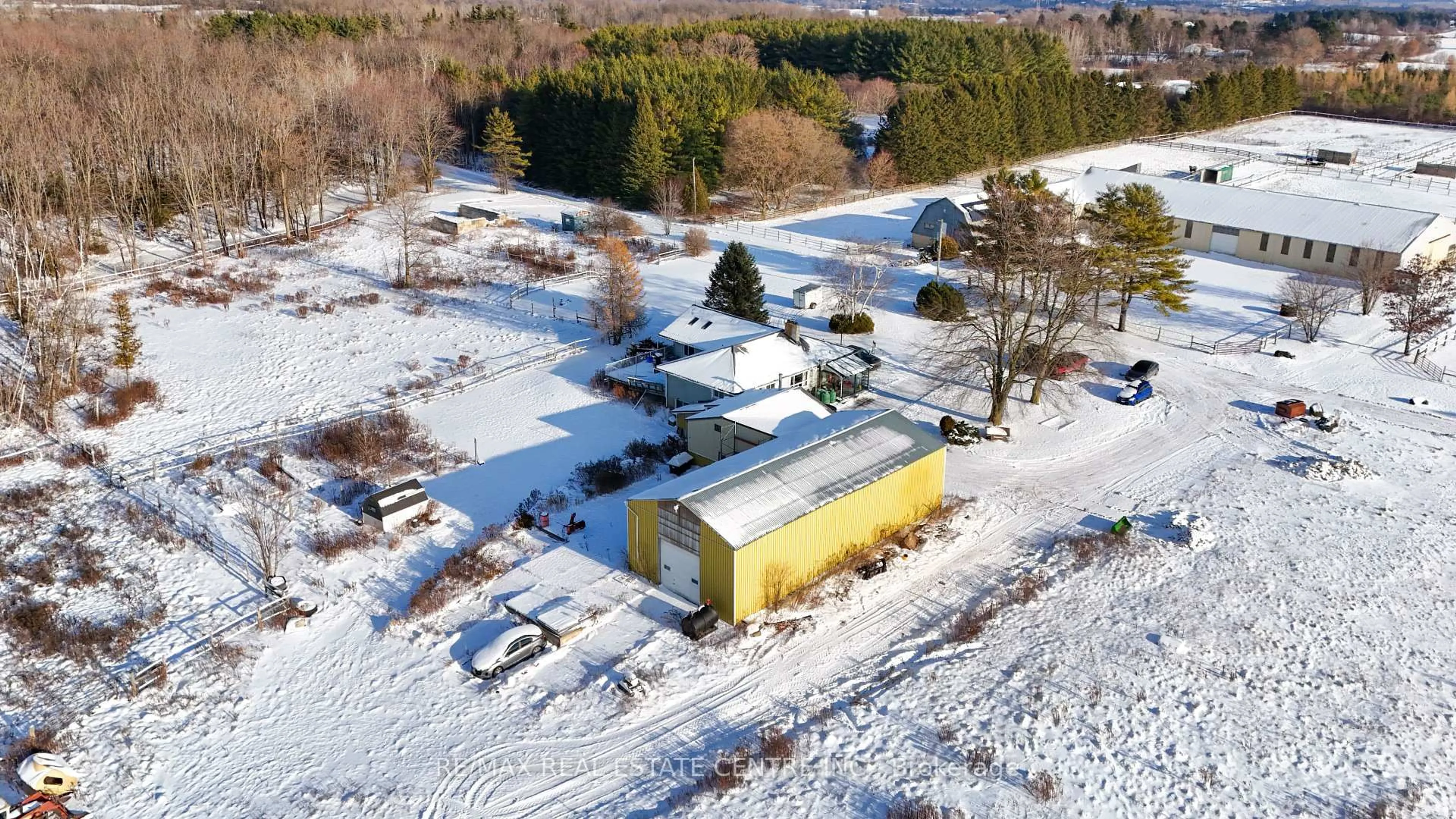 A pic from outside/outdoor area/front of a property/back of a property/a pic from drone, building for 4314 Victoria Rd, Puslinch Ontario N0B 2J0