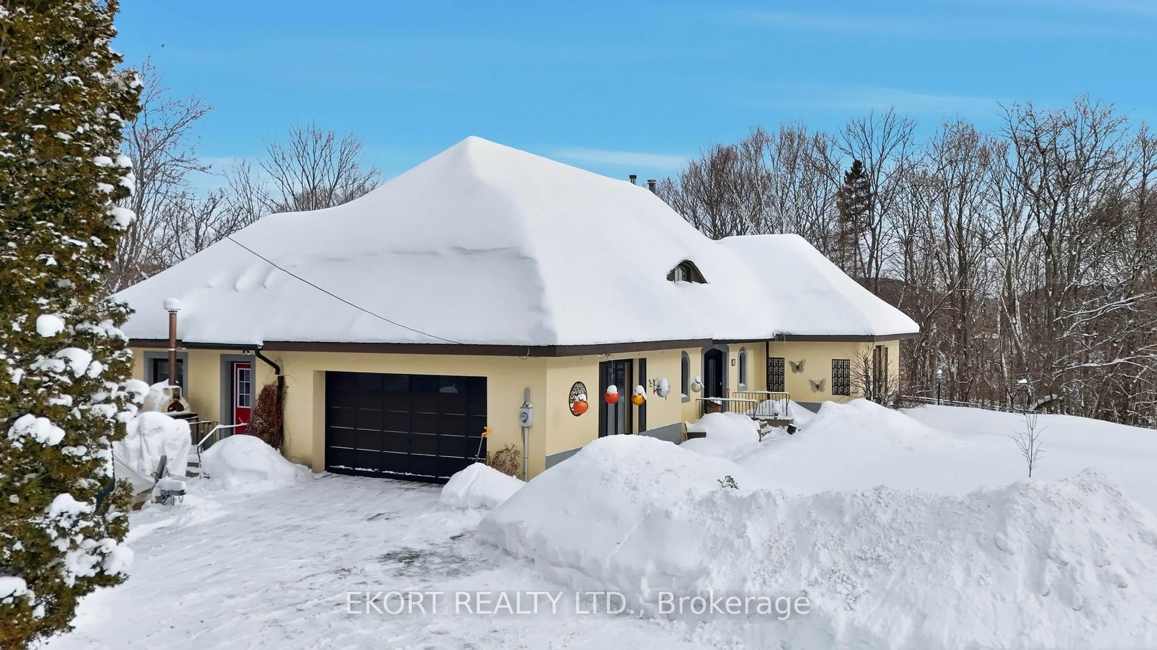 A pic from outside/outdoor area/front of a property/back of a property/a pic from drone, street for 41 Maple St, Bancroft Ontario K0L 1C0