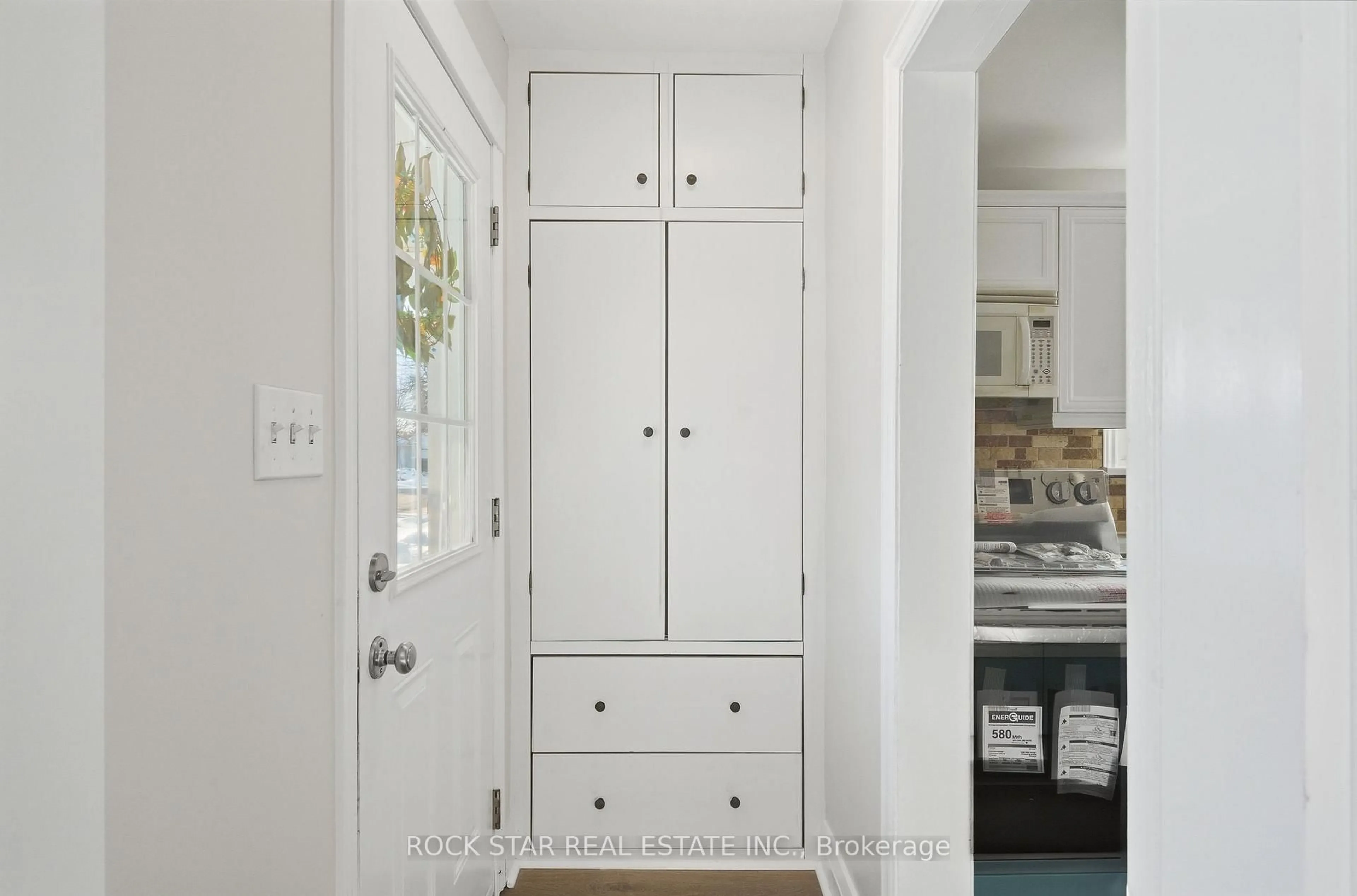 Unknown for 86 East 38th St, Hamilton Ontario L8V 4E5