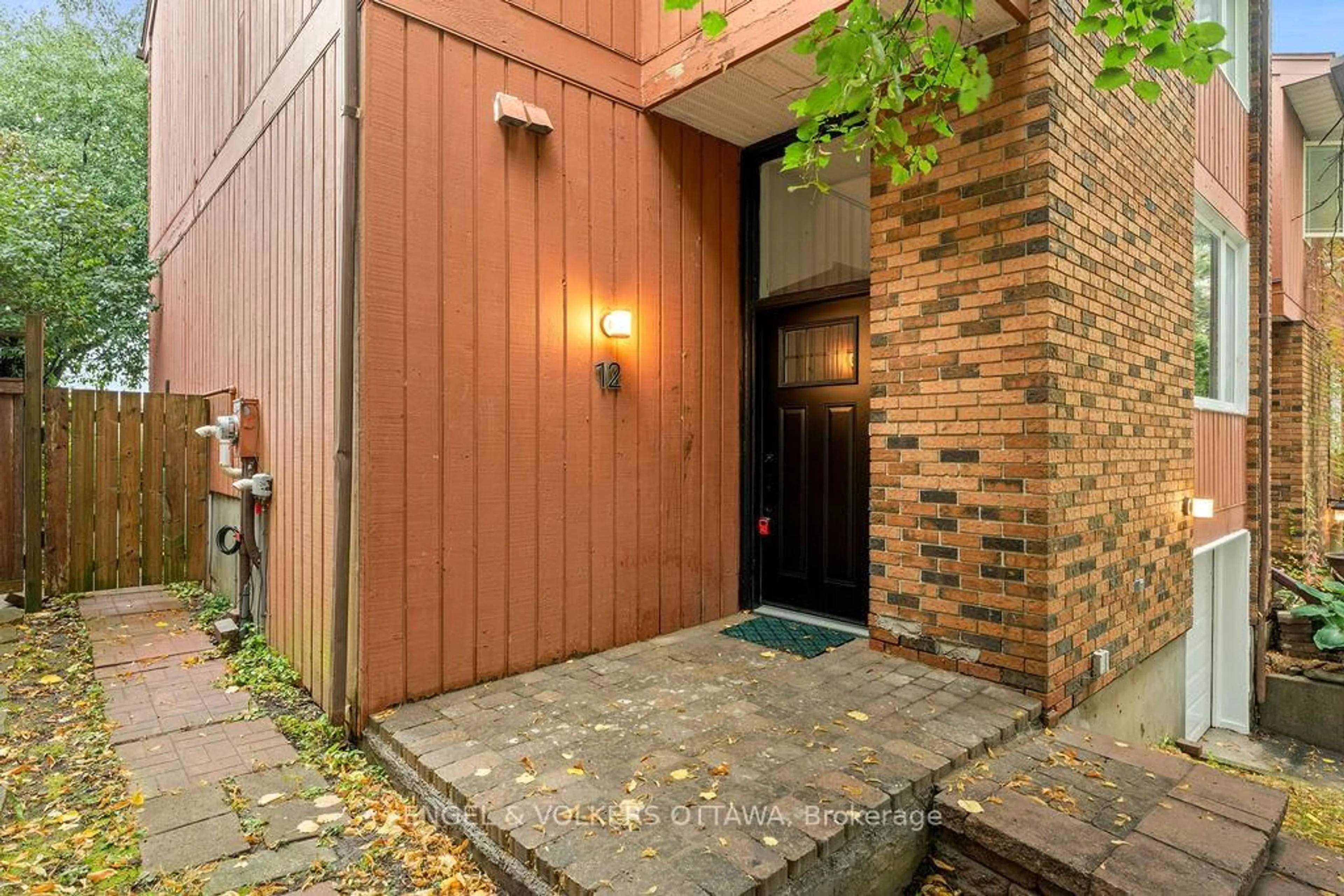 Unknown for 12 Bayside Private, Ottawa Ontario K1V 9R3