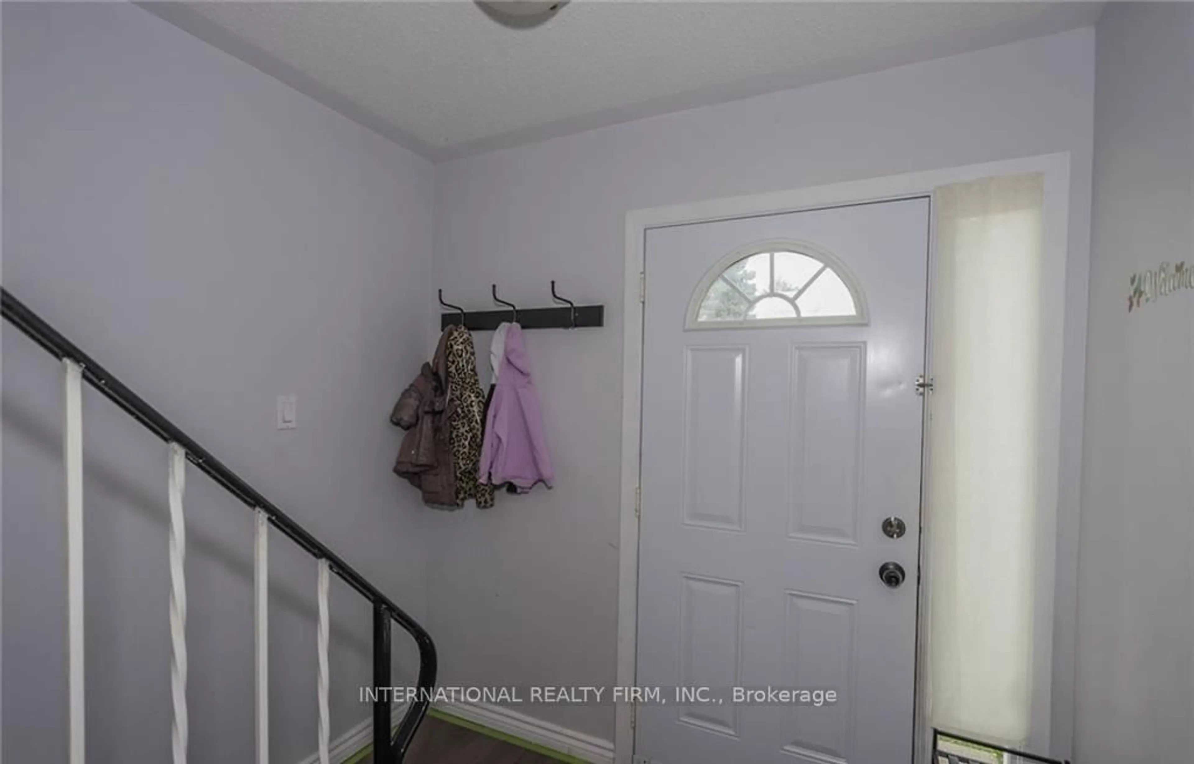 Indoor entryway for 1775 Culver Dr #100, London East Ontario N5V 3H6