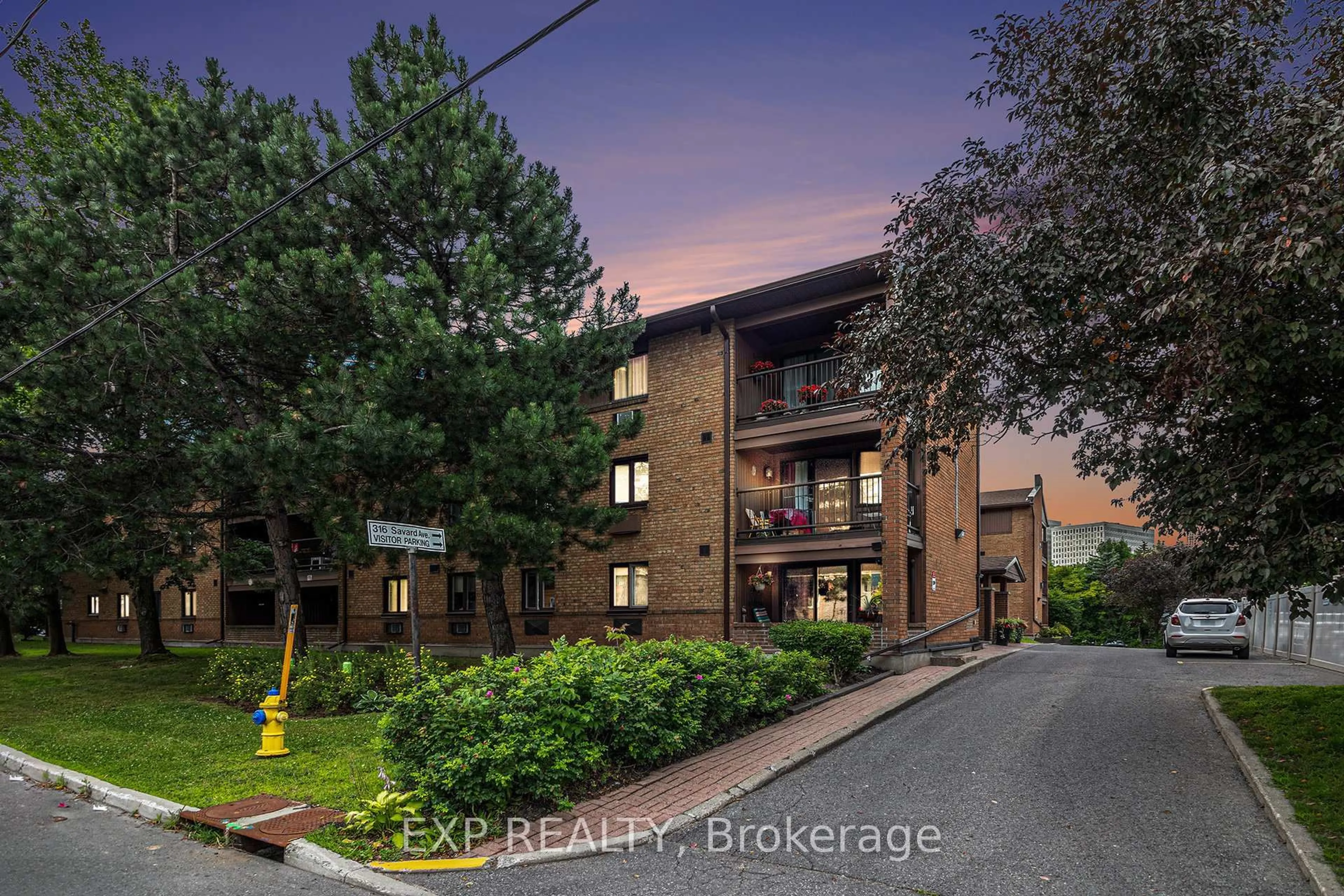 A pic from outside/outdoor area/front of a property/back of a property/a pic from drone, building for 316 SAVARD Ave #309, Ottawa Ontario K1L 7S2