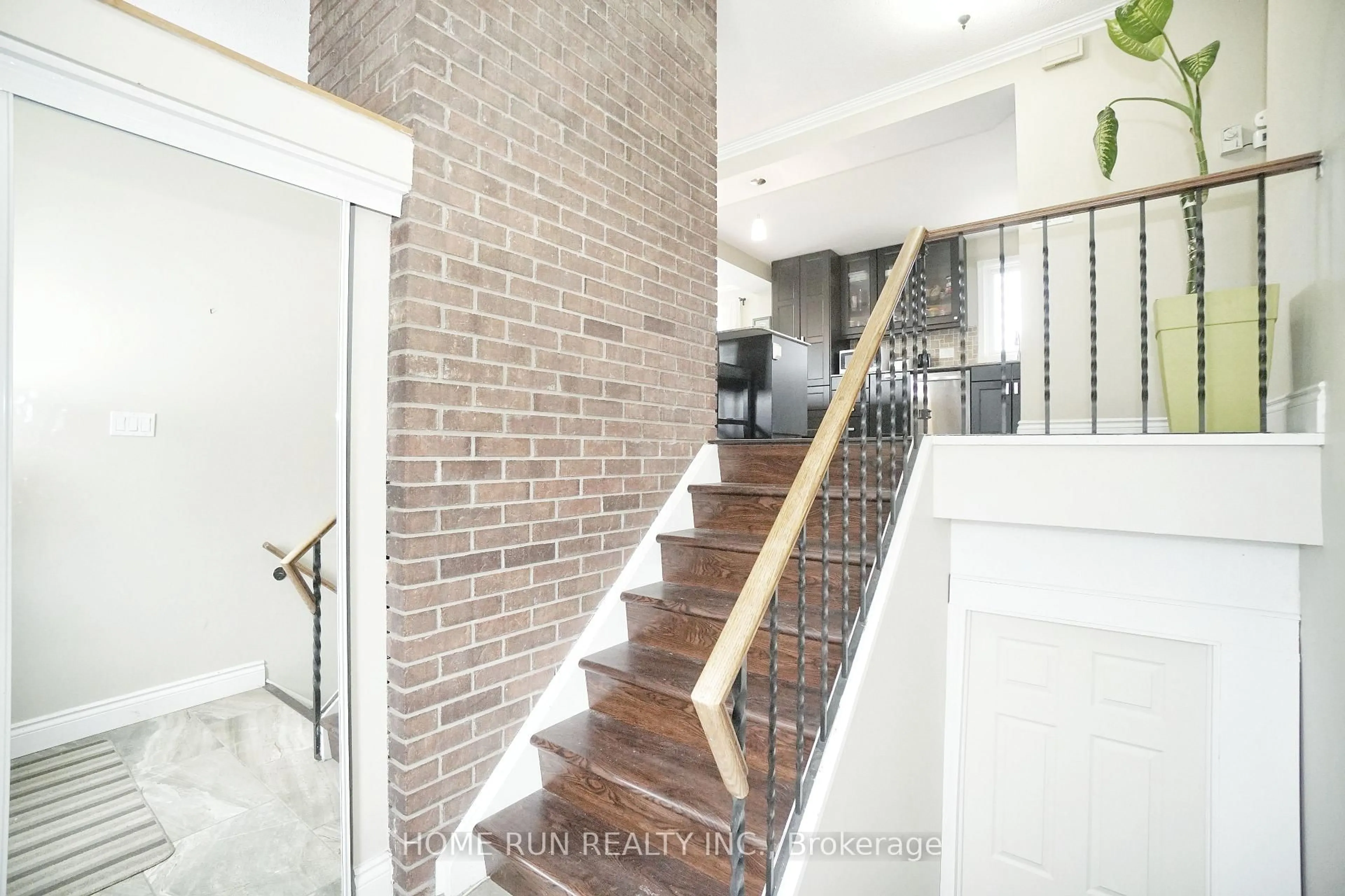 Unknown for 1104 Plante Dr, Ottawa Ontario K1V 9E7