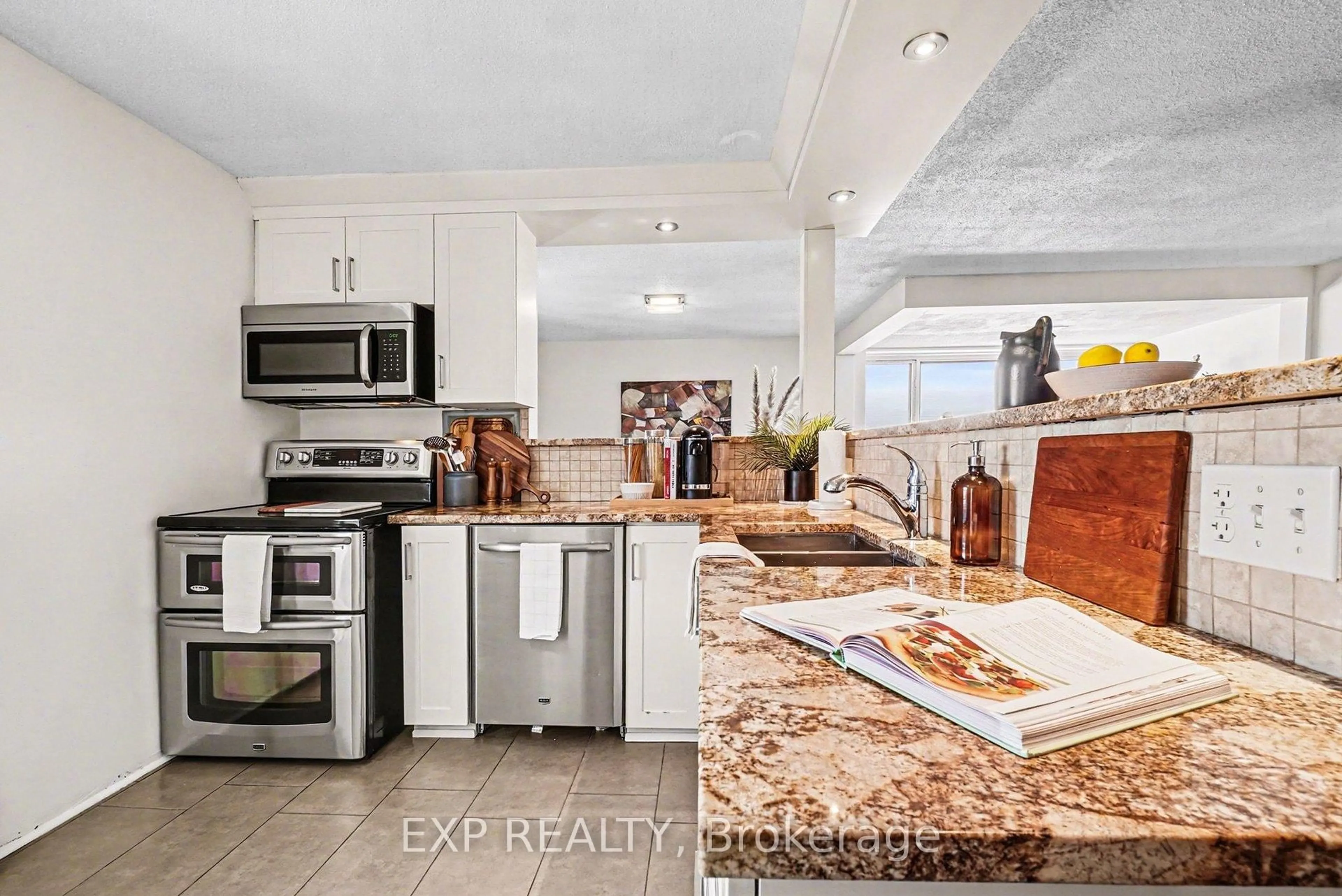 Unknown for 1356 Meadowlands Dr #1103, Ottawa Ontario K2E 6K6