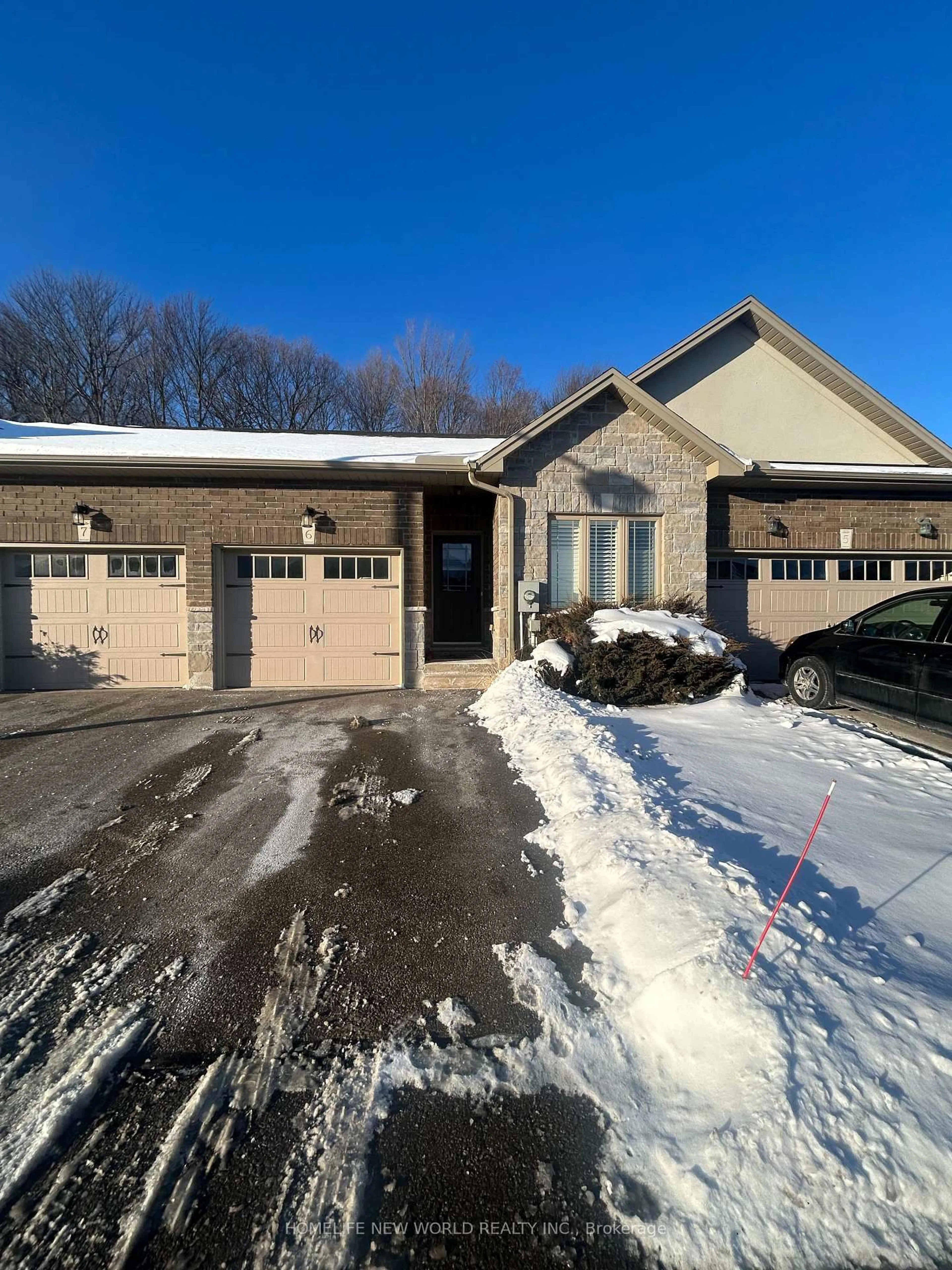 Home with brick exterior material, building for 194 Donly Dr #6, Norfolk Ontario N3Y 0C6