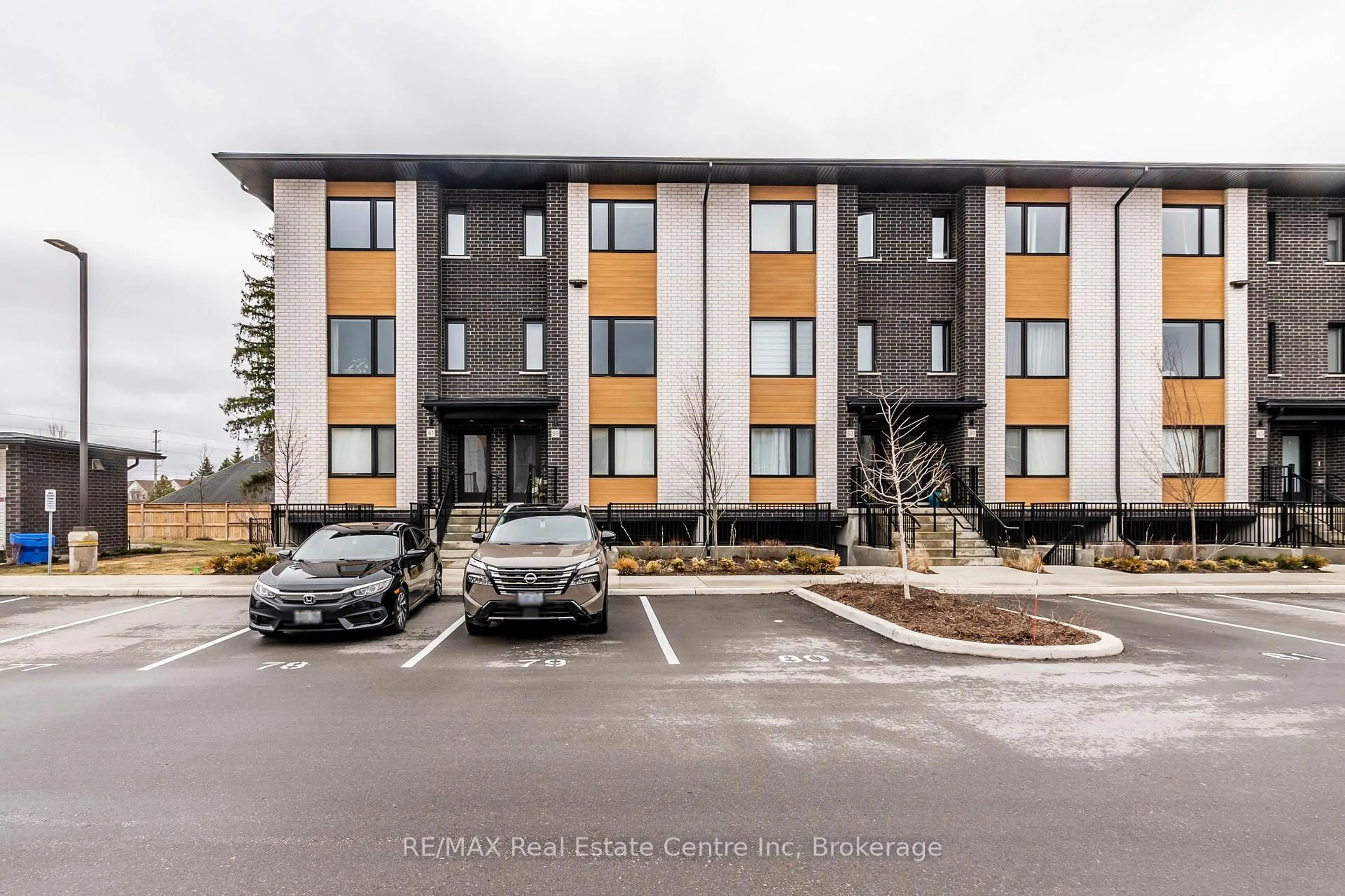 A pic from outside/outdoor area/front of a property/back of a property/a pic from drone, unknown for 59 Lily Lane, Guelph Ontario N1L 0R2