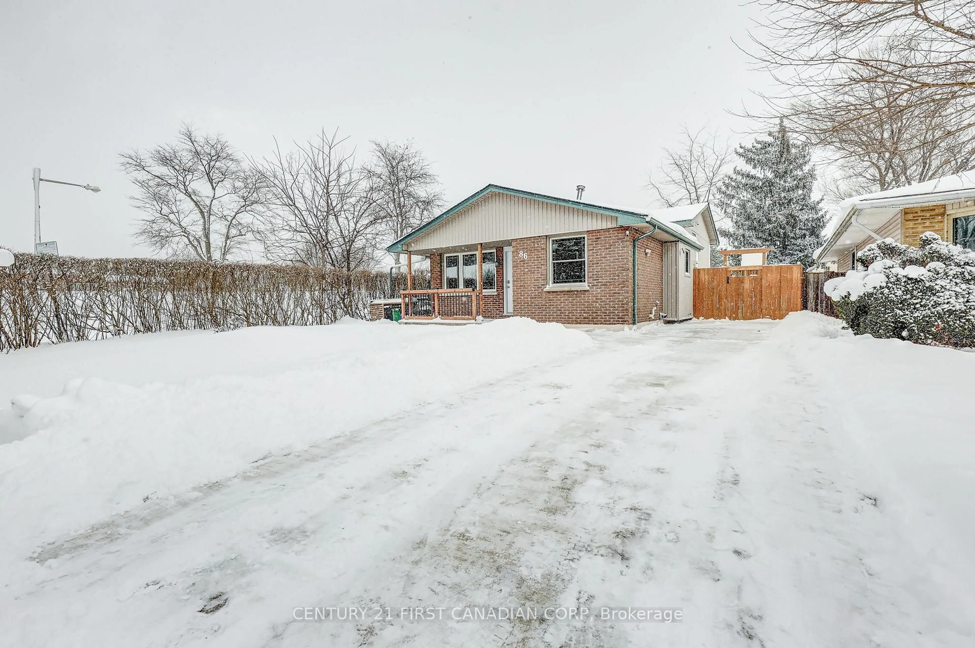 A pic from outside/outdoor area/front of a property/back of a property/a pic from drone, street for 86 Patience Cres, London South Ontario N6E 2K9
