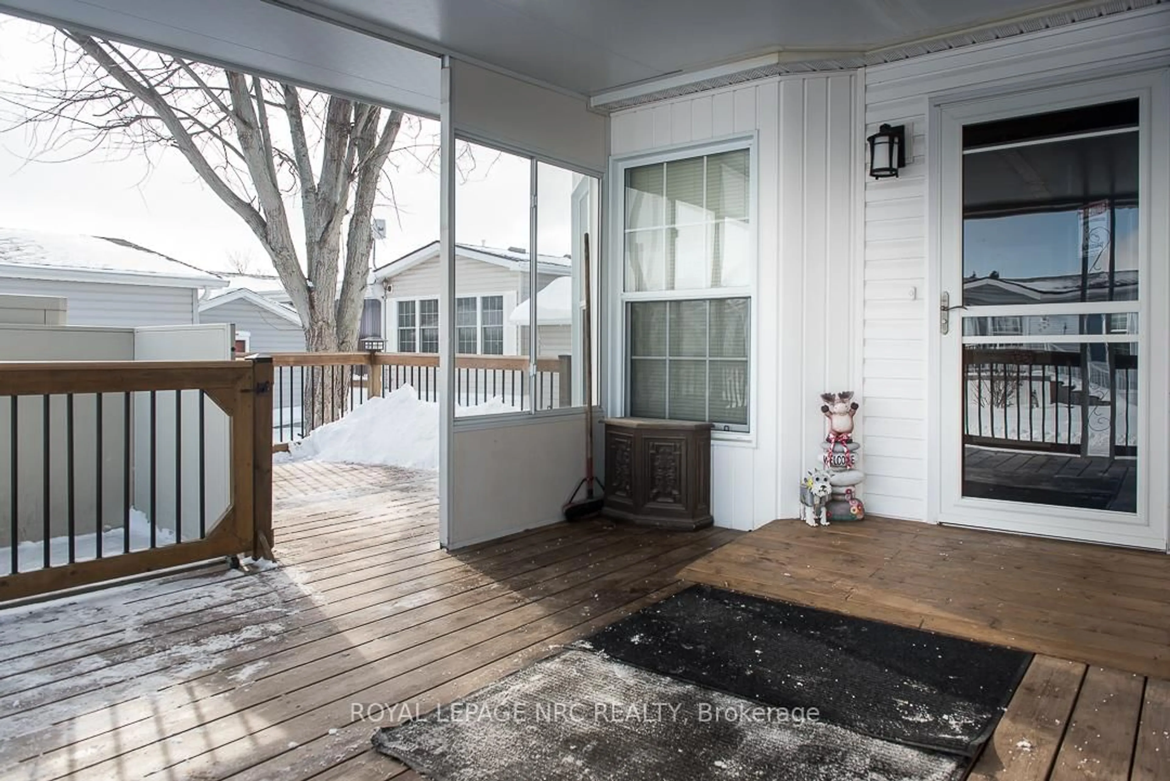 Indoor entryway for 3033 Townline Rd #254, Fort Erie Ontario L0S 1S1