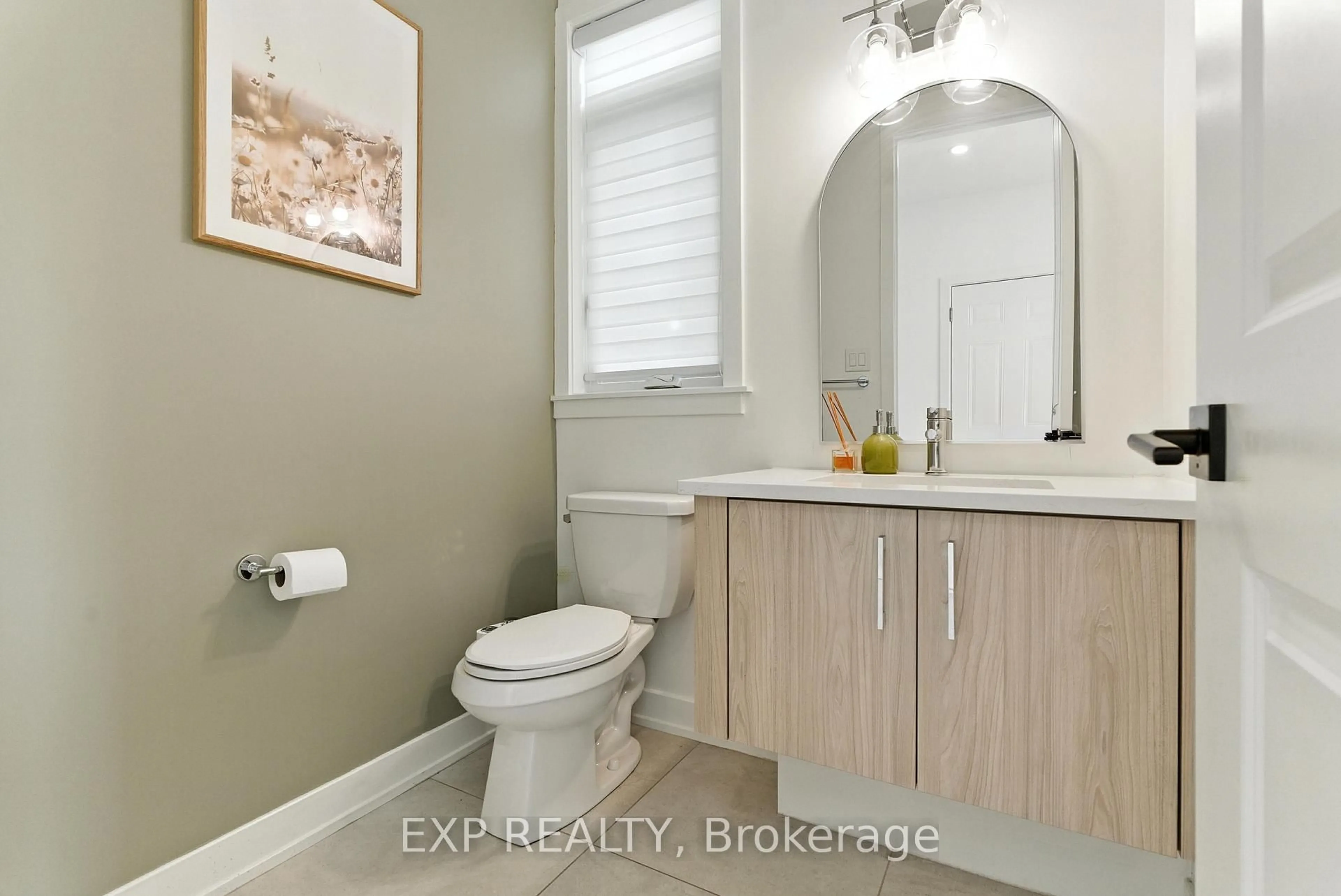 Standard bathroom, ceramic/tile floor for 701 Odyssey Way, Ottawa Ontario K1T 0V3