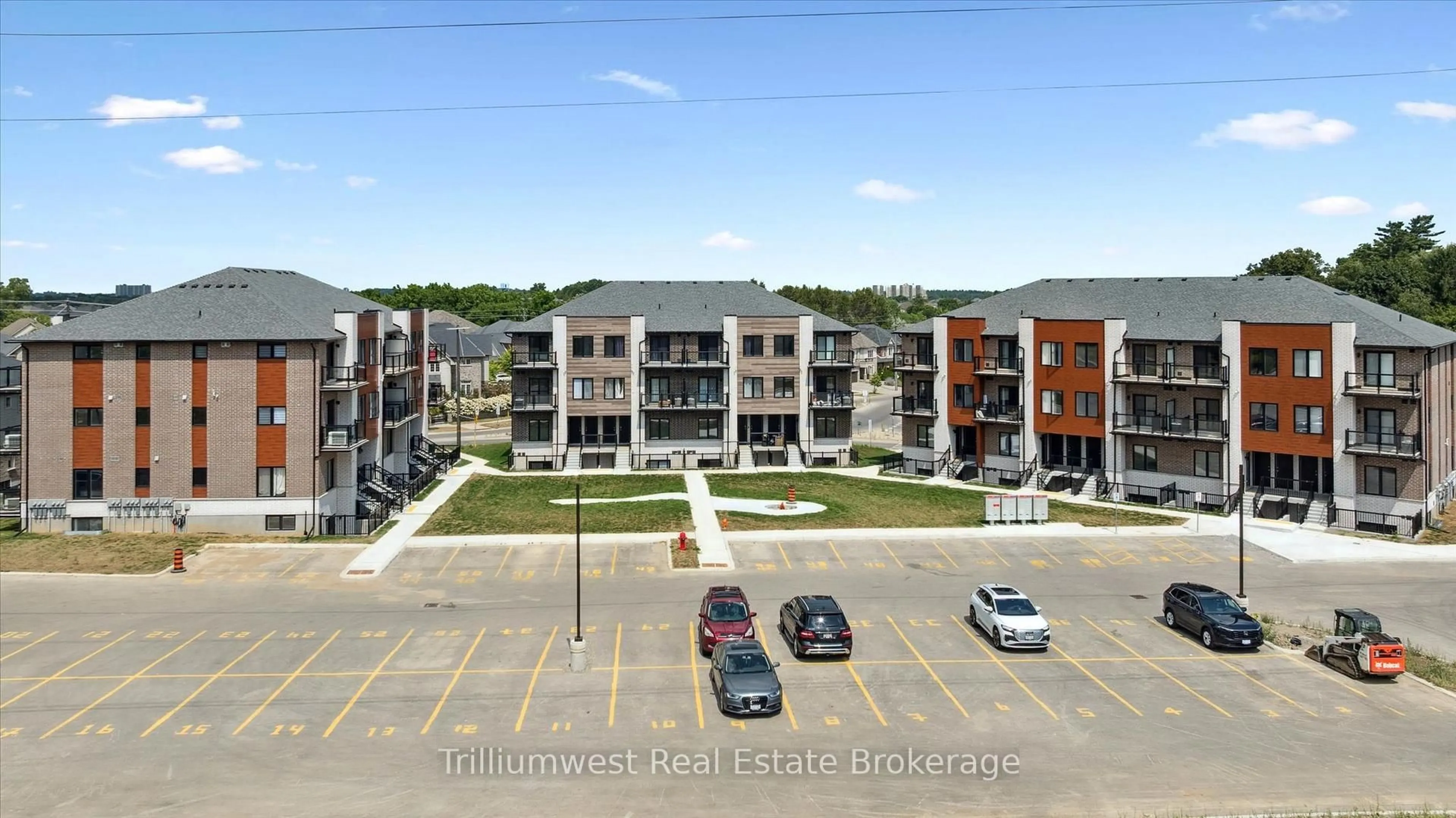 A pic from outside/outdoor area/front of a property/back of a property/a pic from drone, unknown for 10 South Creek Dr #34, Kitchener Ontario N2R 1N3