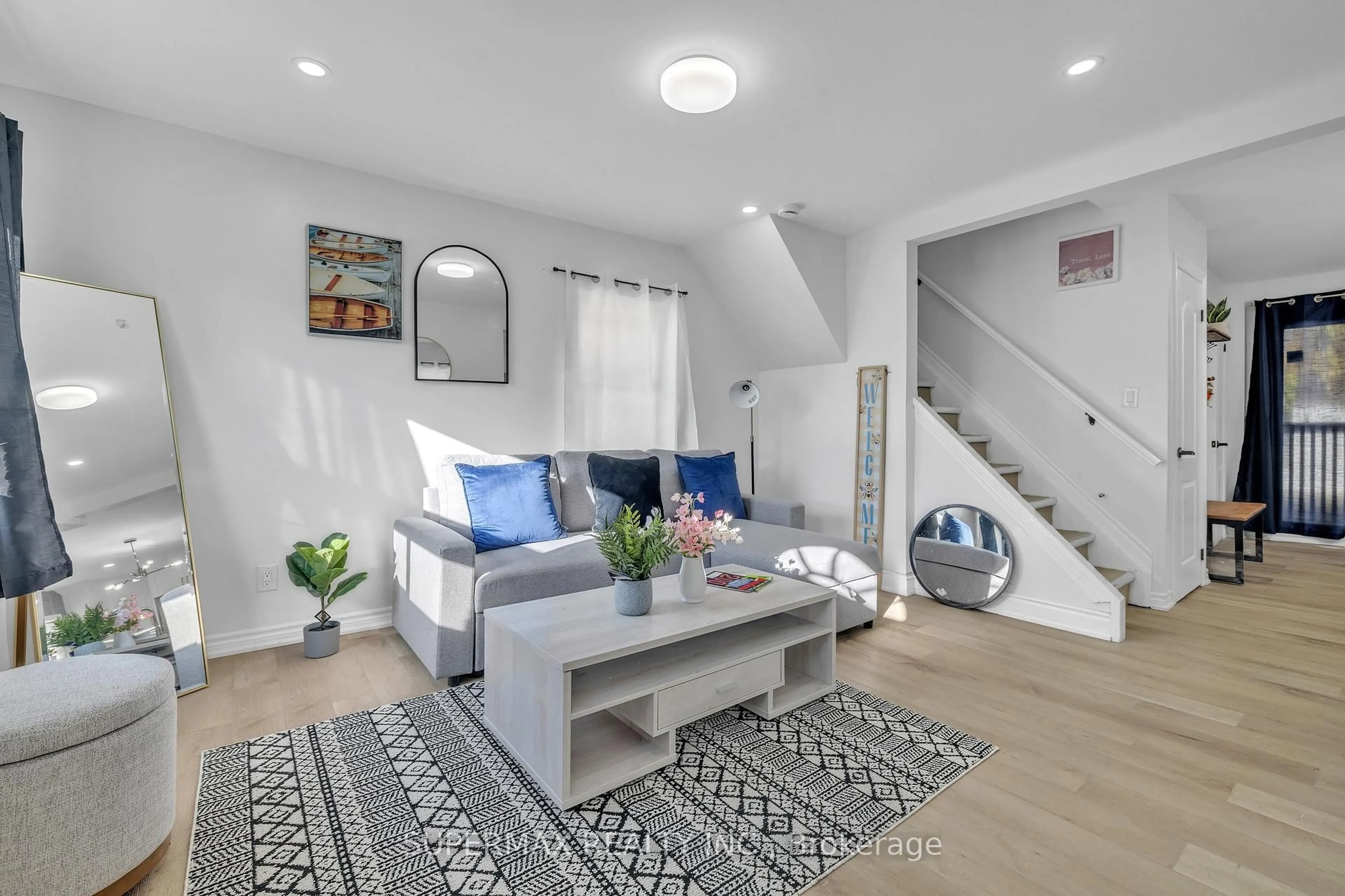 Living room with furniture, unknown for 156 Brisbin St, London East Ontario N5Z 2M1