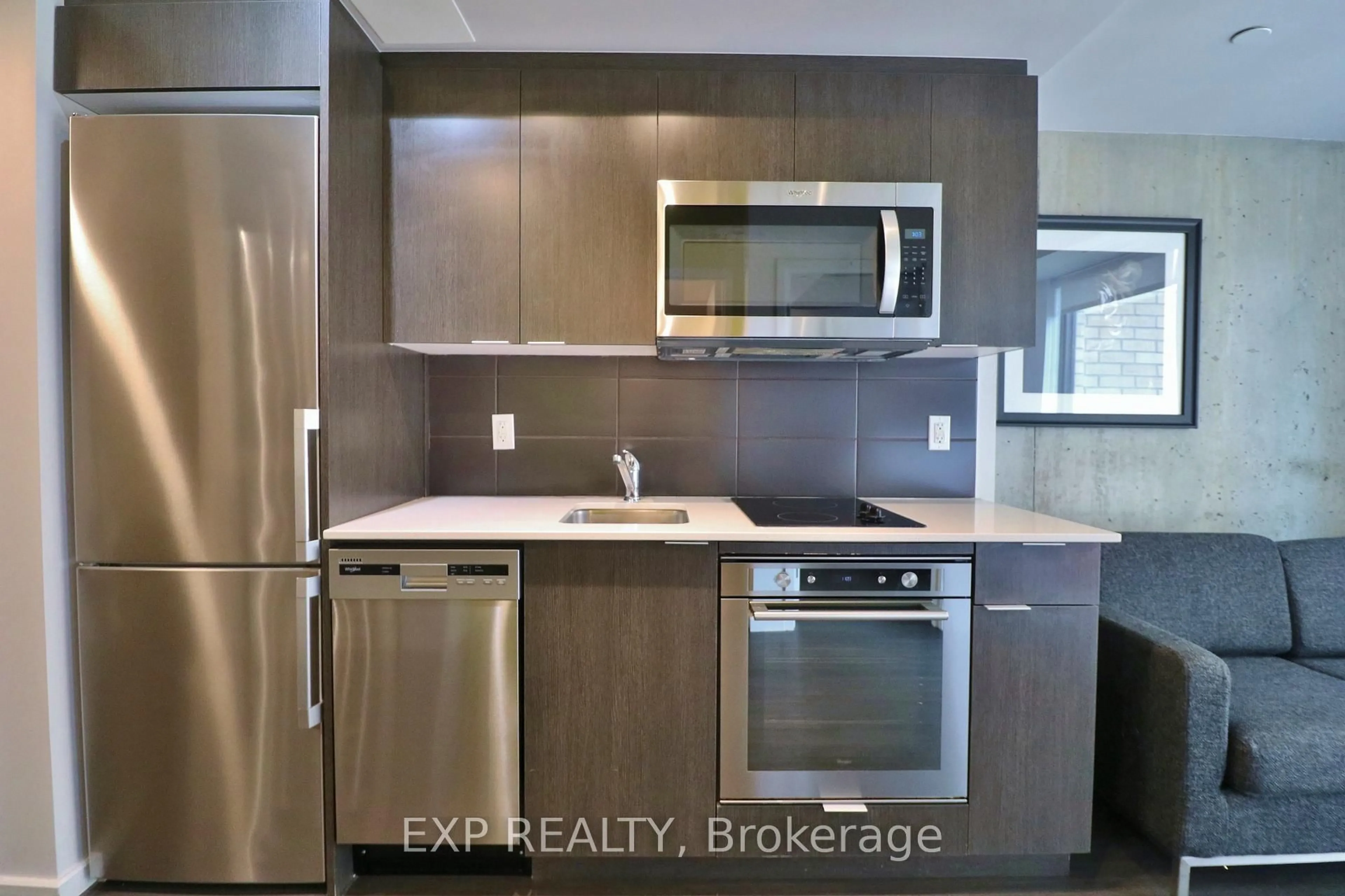 Standard kitchen, unknown for 105 Champagne Ave #912, Ottawa Ontario K1S 5E5