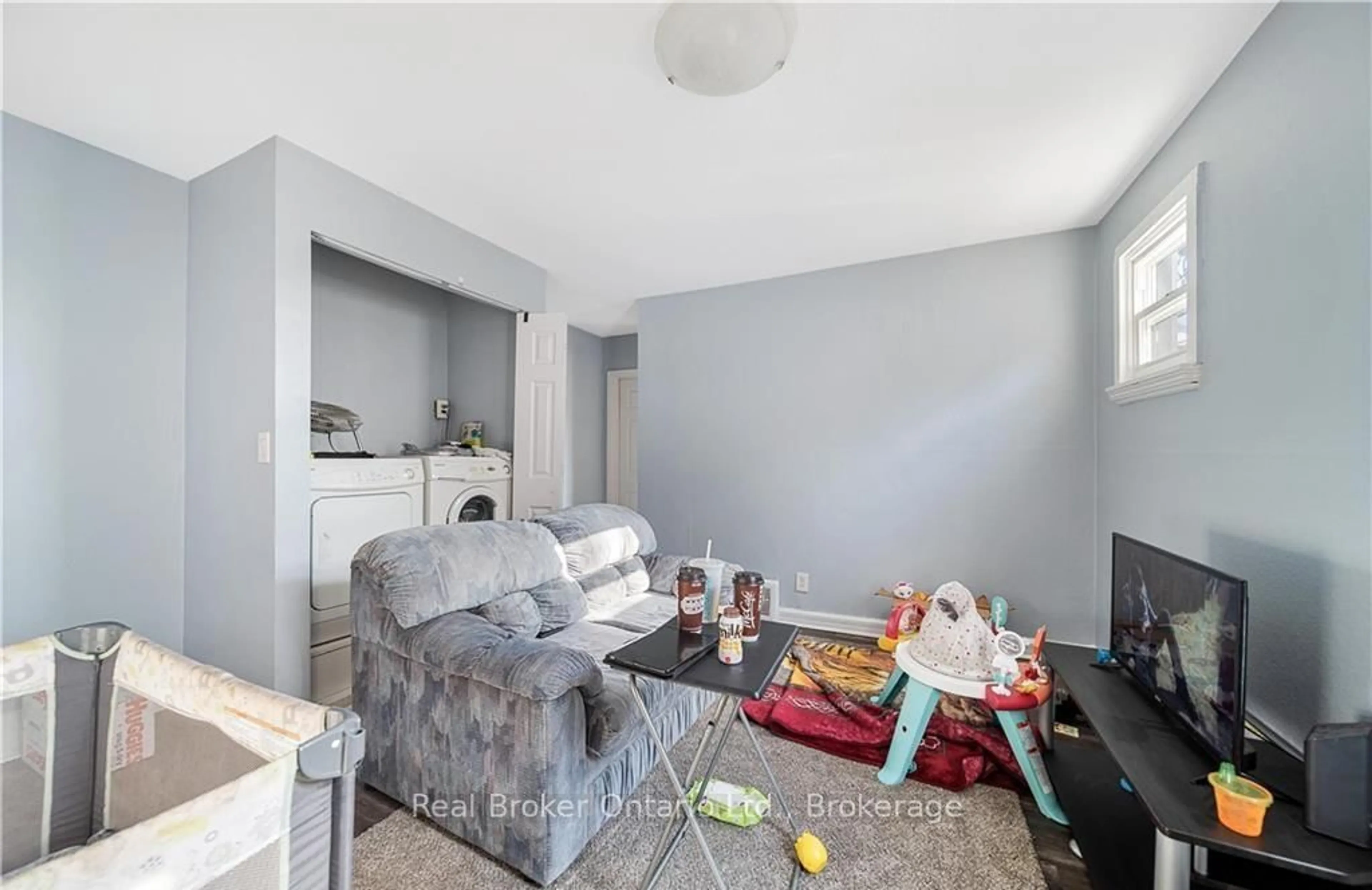 A pic of a room for 473 Colborne St, Brantford Ontario N3S 3N9