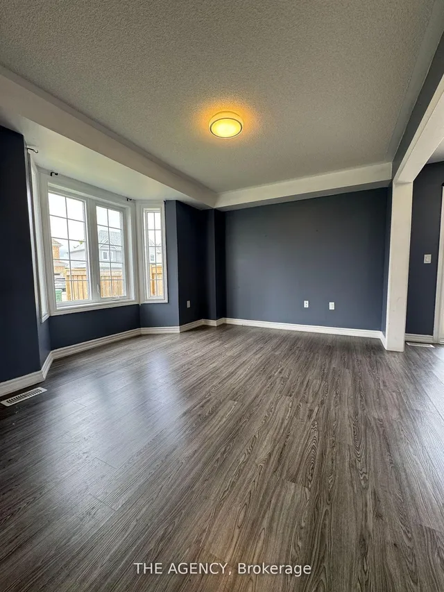 22 TODD Cres, Southgate 5