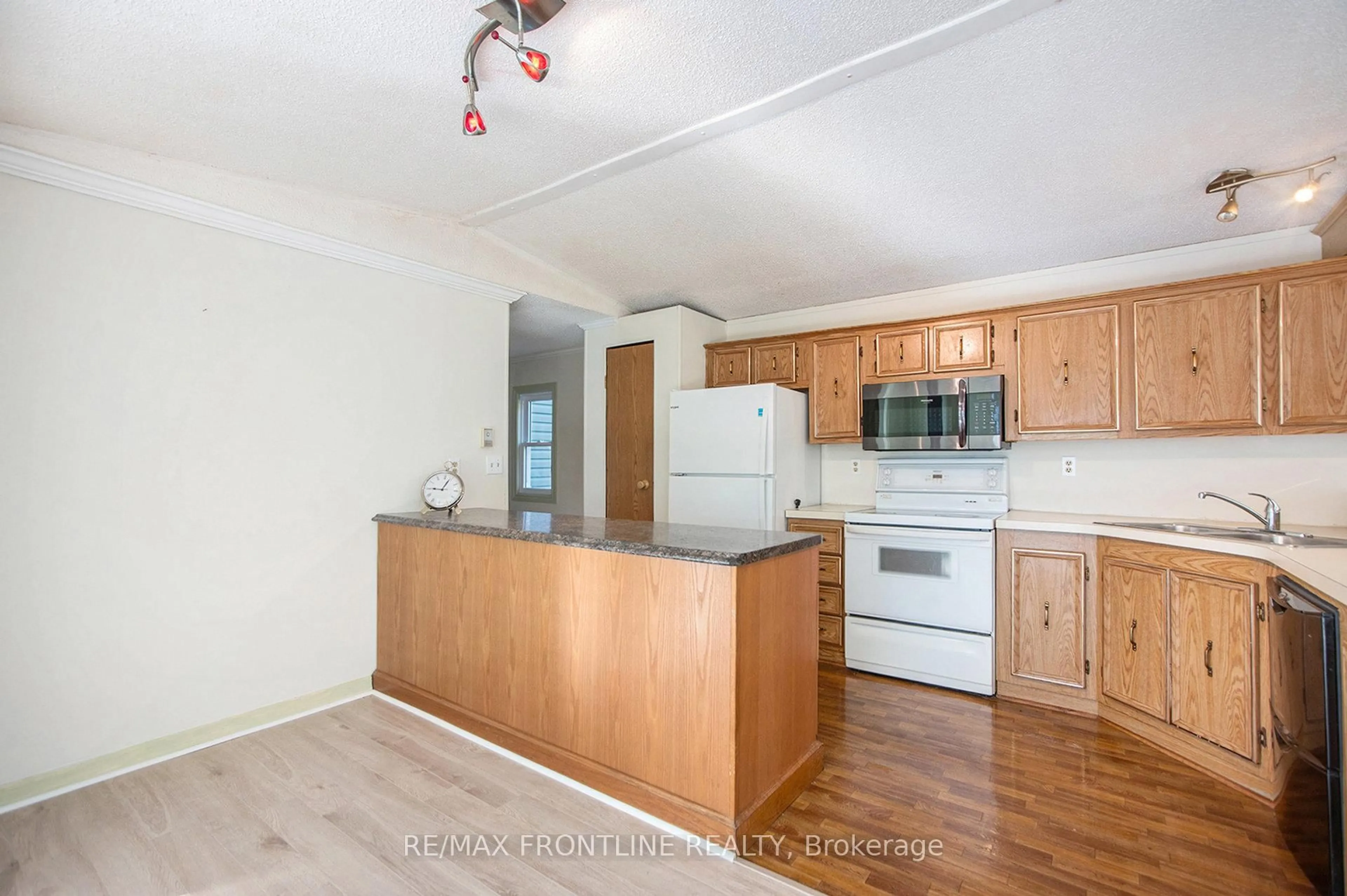 Standard kitchen, unknown for 313 Acacia Rd, Perth Ontario K7H 3C8