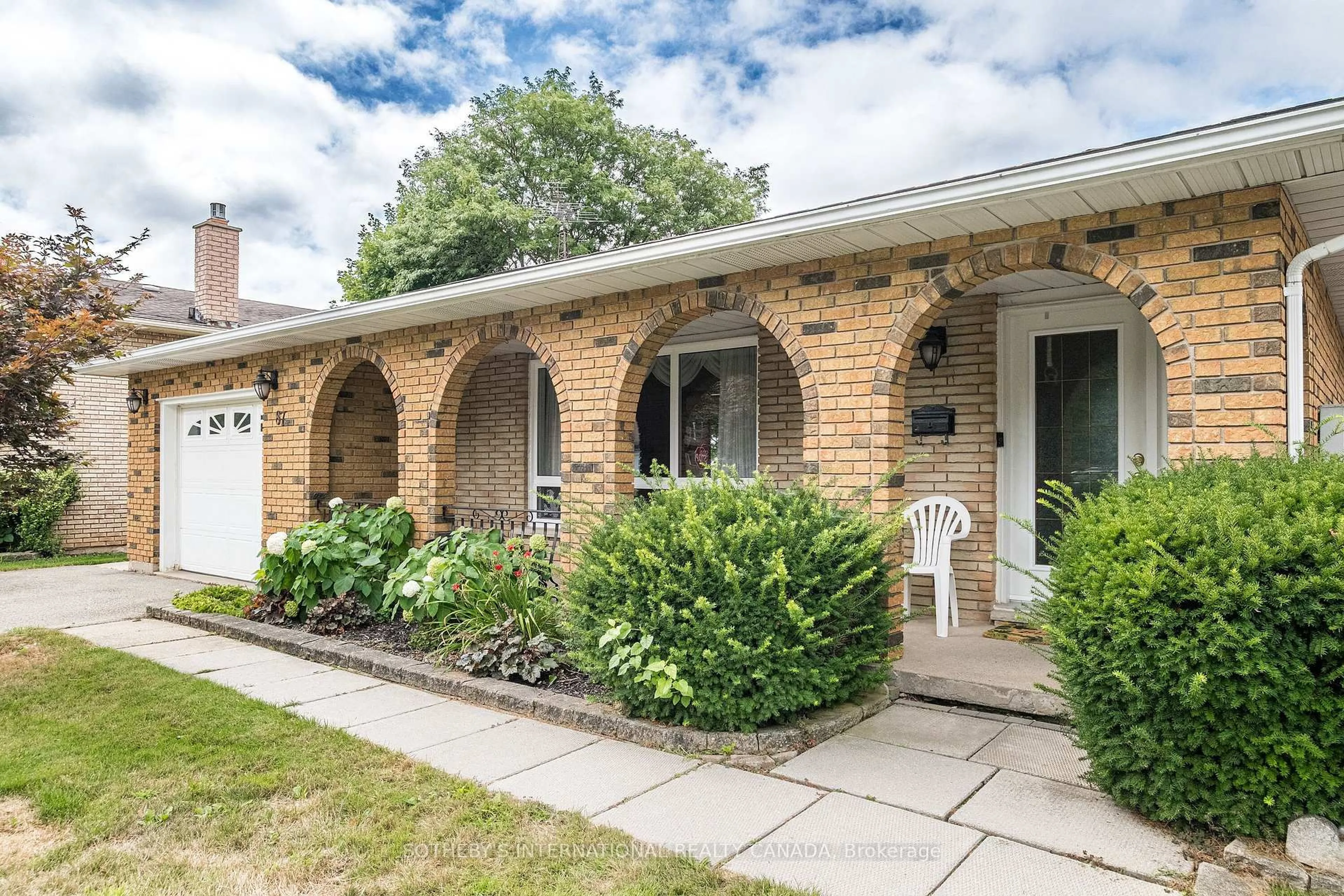 Home with brick exterior material, street for 87 Bridlewood Dr, Welland Ontario L3C 6H3