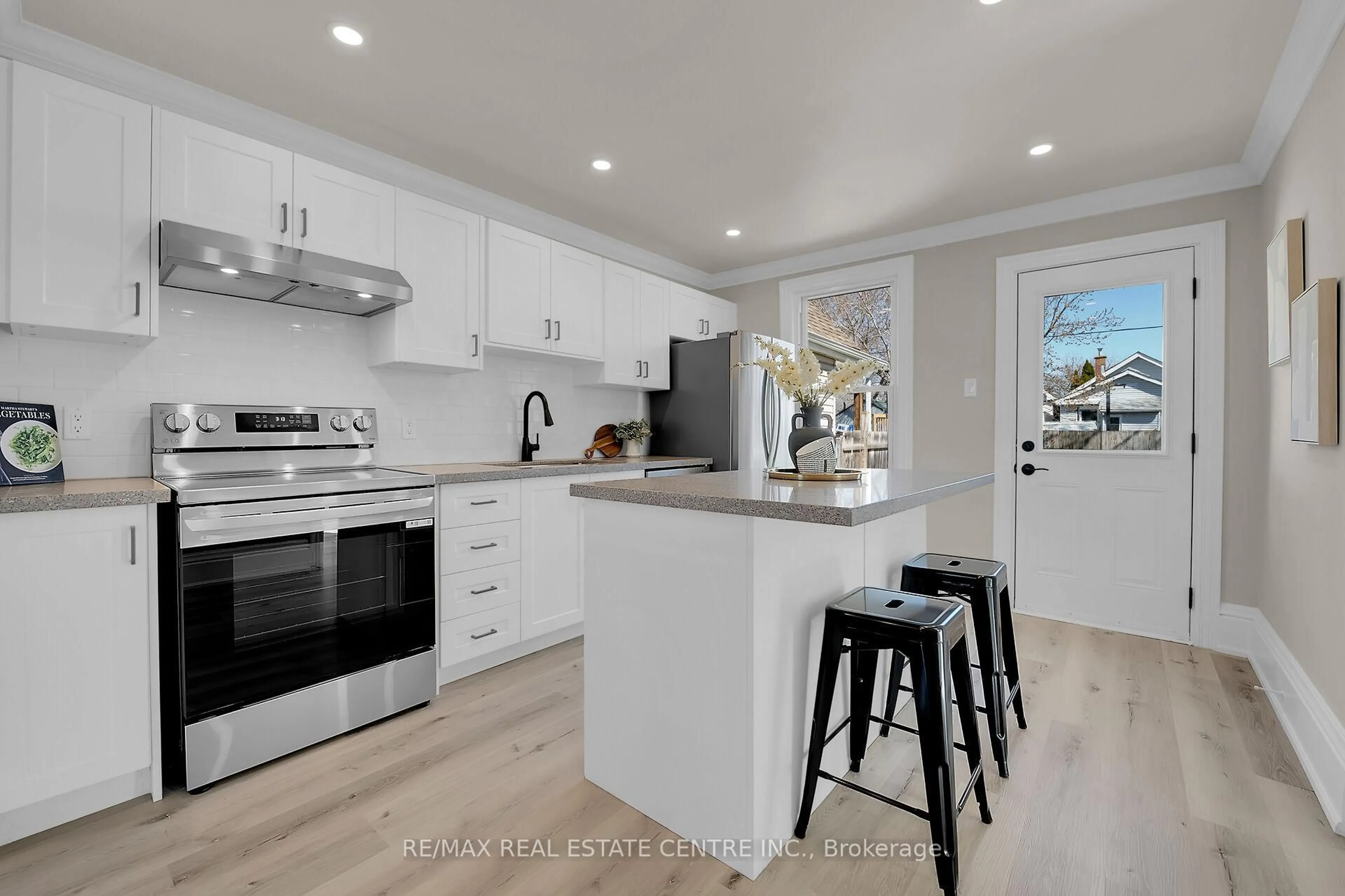 Open concept kitchen, unknown for 70 Robins Ave, Hamilton Ontario L8H 4N4