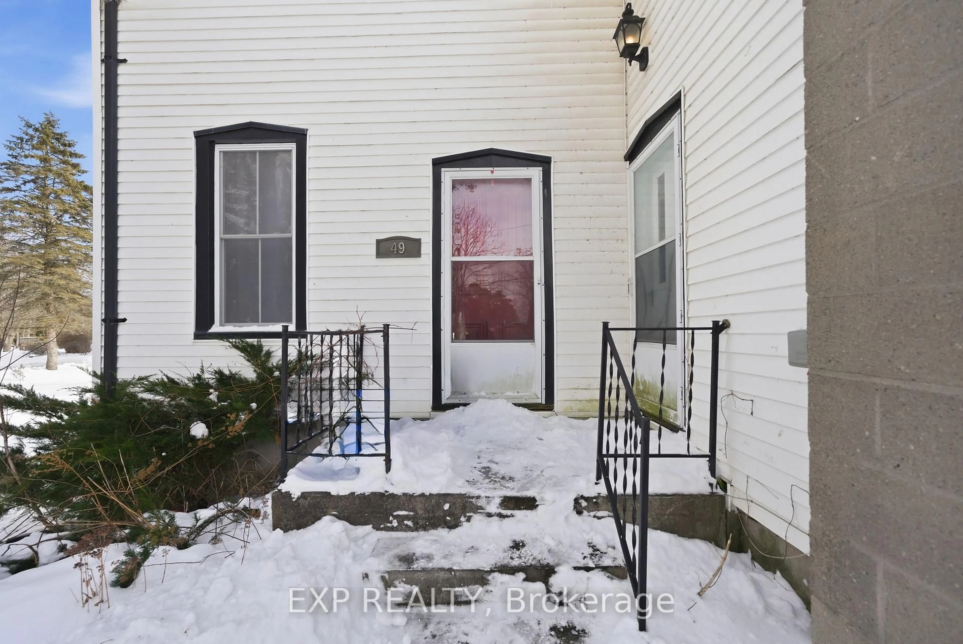 Indoor entryway for 49 Old Portage Rd, Prince Edward County Ontario K0K 1L0