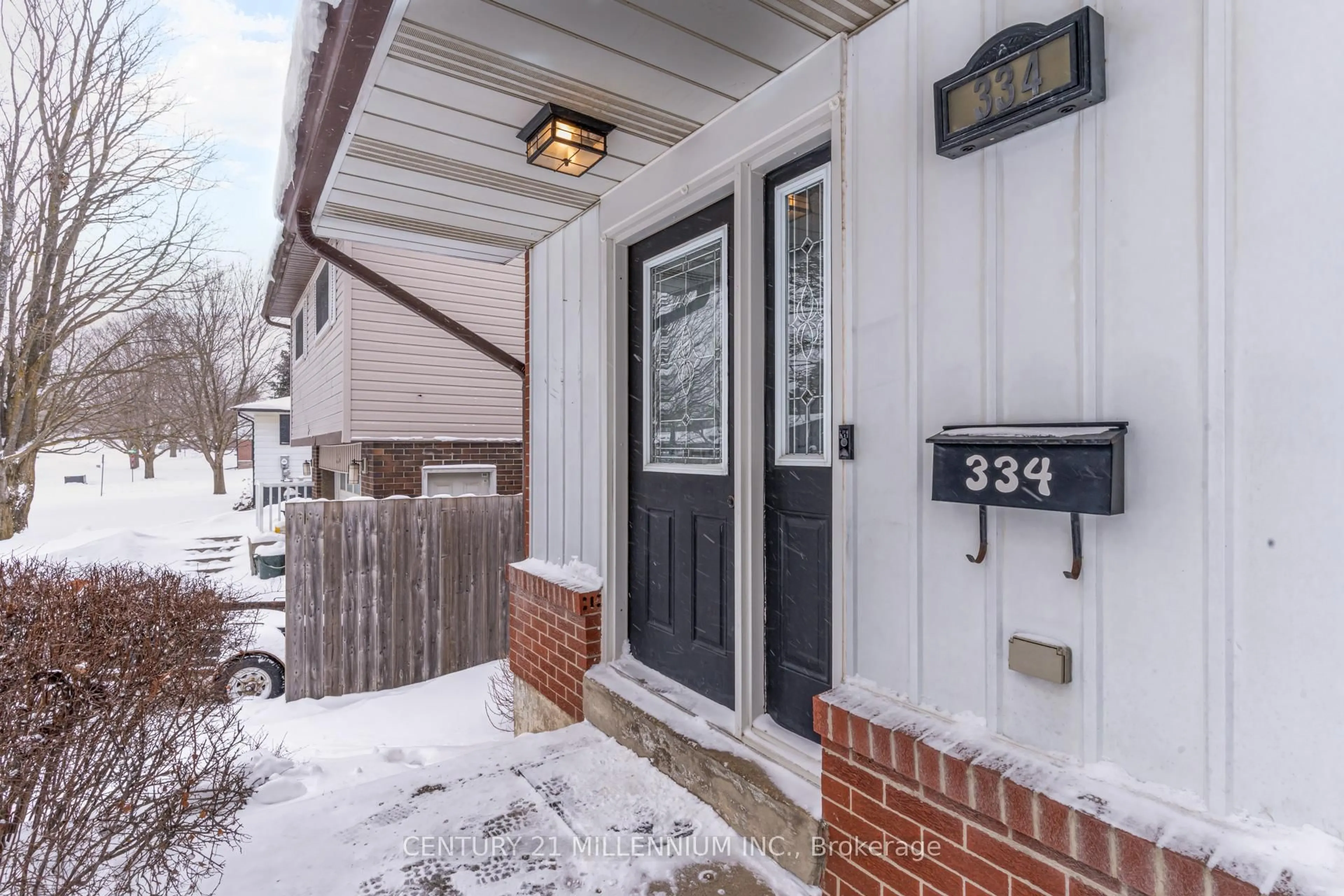 Indoor entryway for 334 Simon St, Shelburne Ontario L9V 2Y5