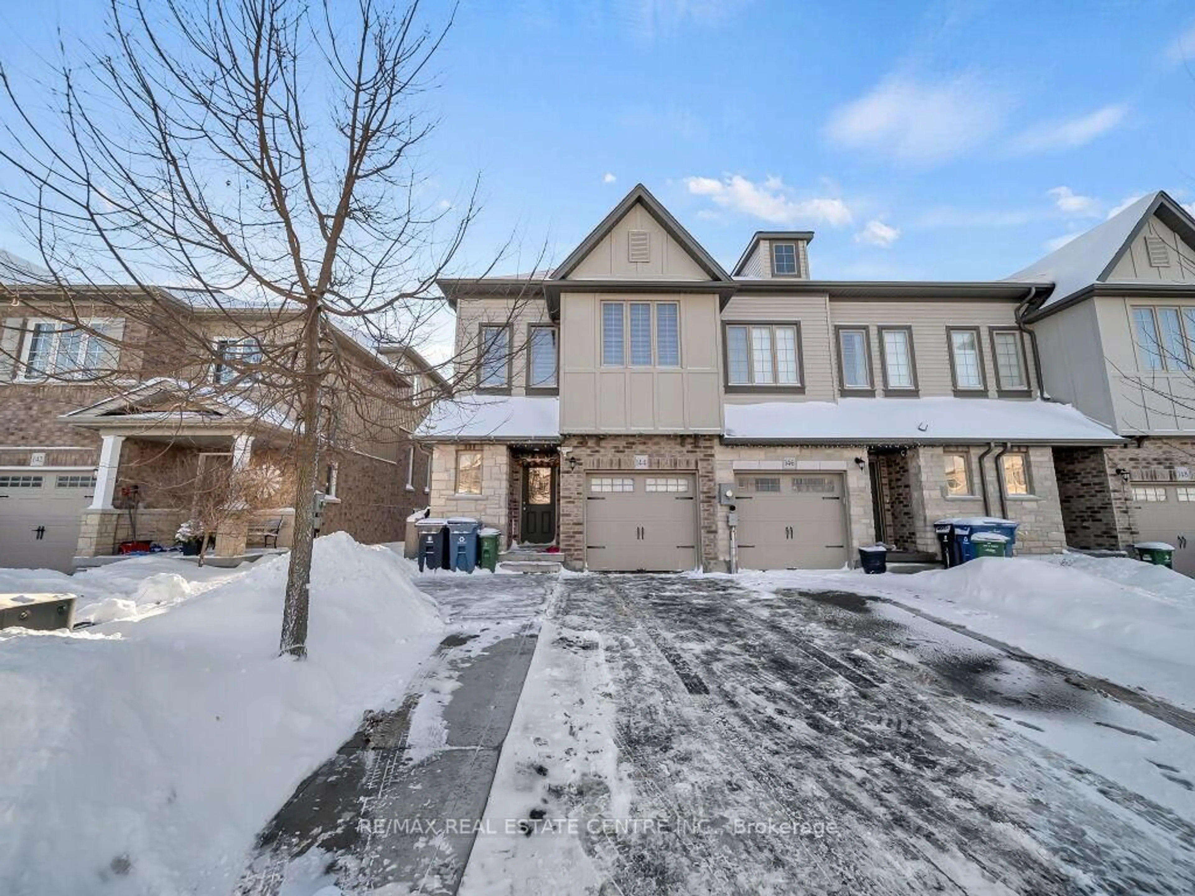 A pic from outside/outdoor area/front of a property/back of a property/a pic from drone, street for 144 Summit Ridge Dr, Guelph Ontario N1E 0M8