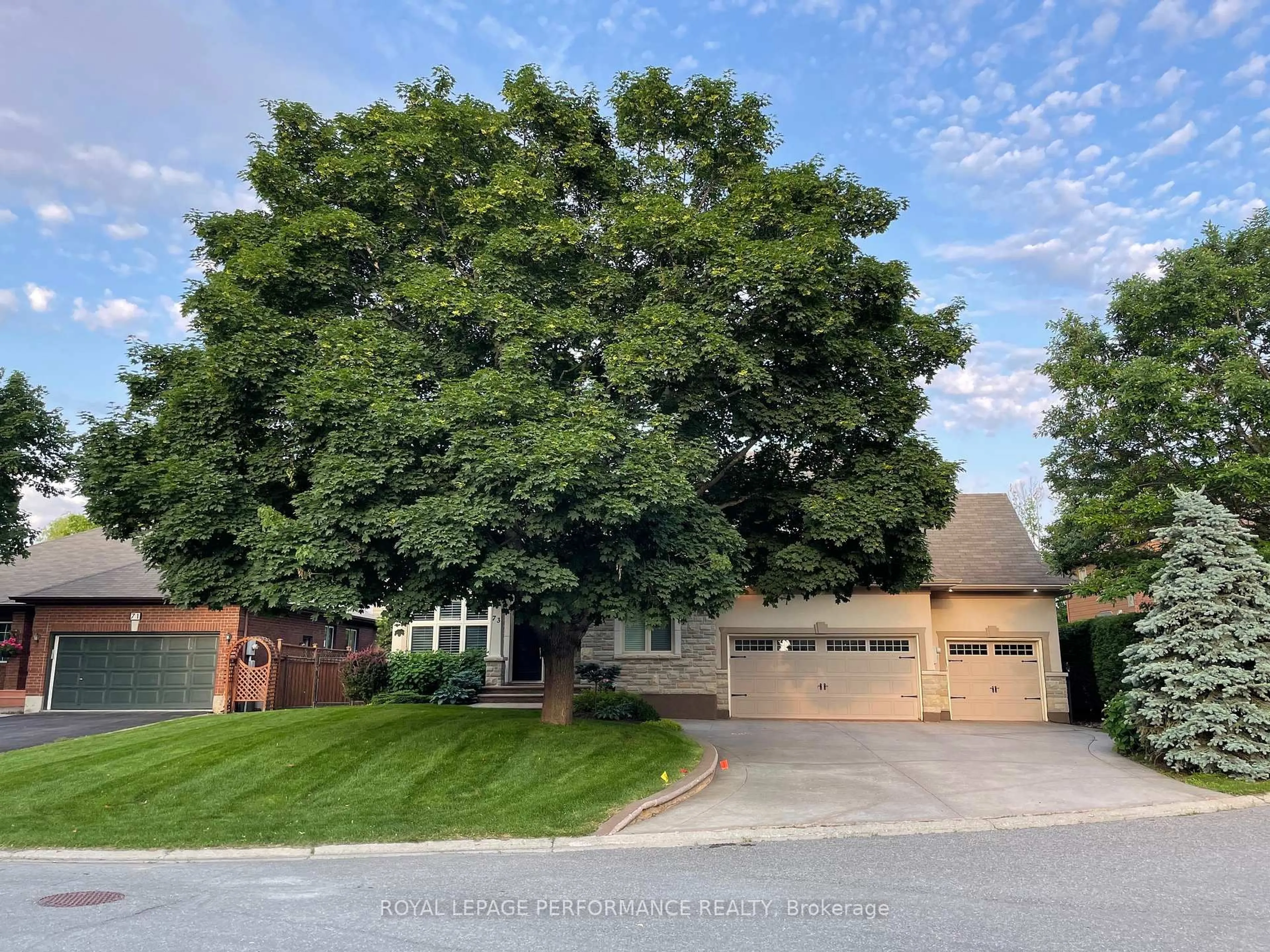 A pic from outside/outdoor area/front of a property/back of a property/a pic from drone, street for 73 Shaughnessy Cres, Ottawa Ontario K2K 2N1