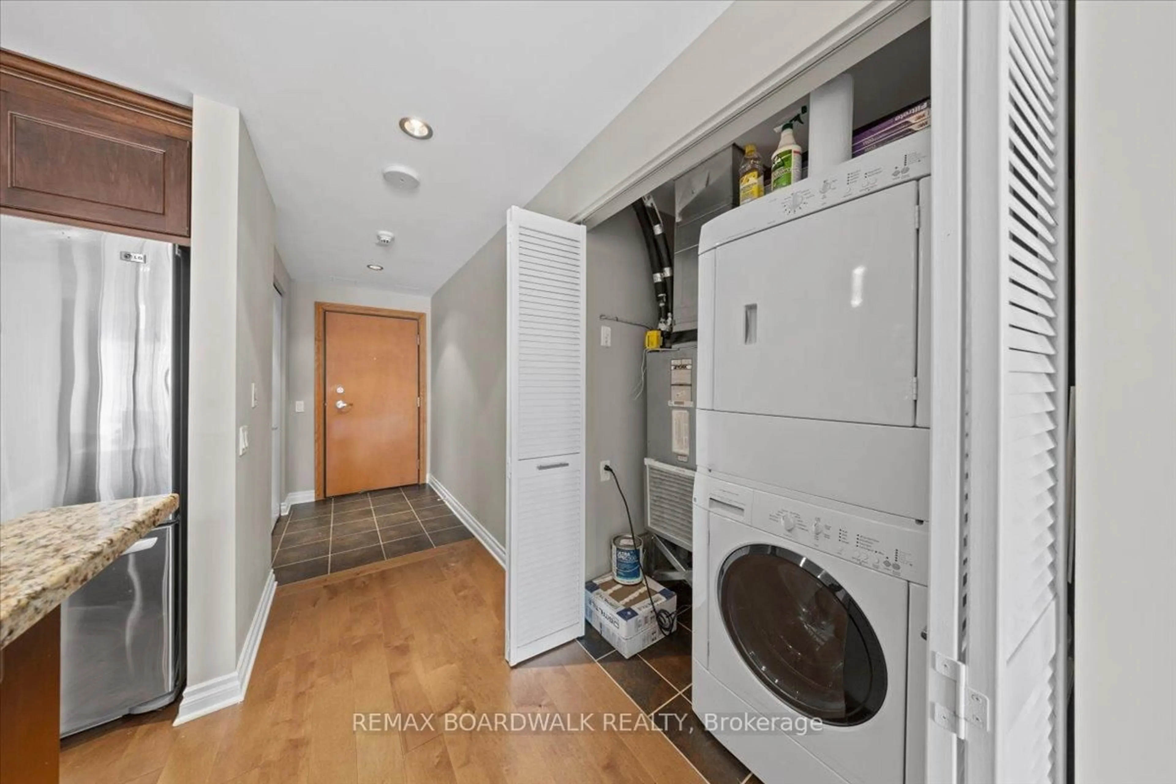 Laundry room for 90 George St #1003, Ottawa Ontario K1N 0A8