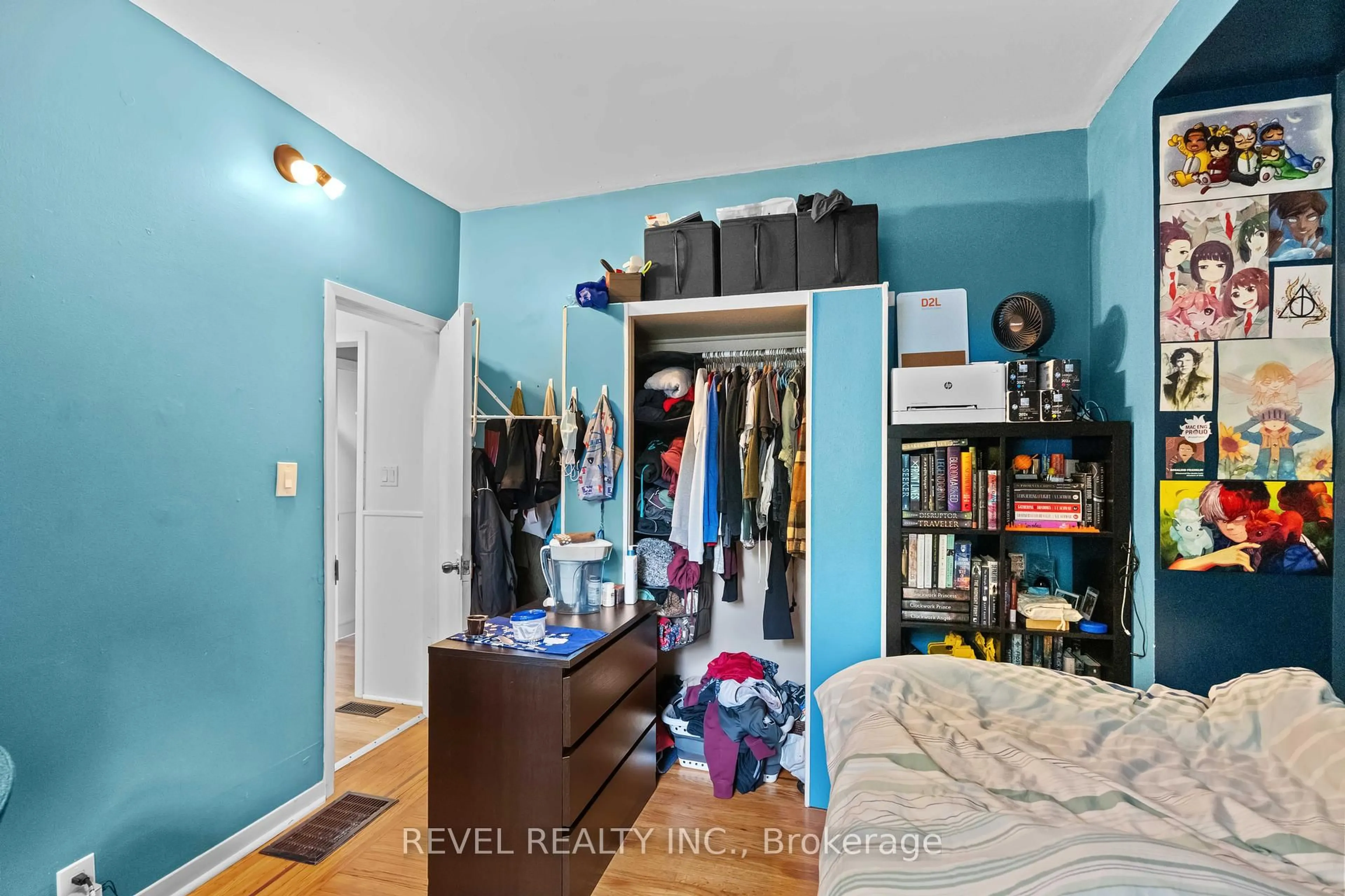 A pic of a room for 33 Cline Ave, Hamilton Ontario L8S 3Z3