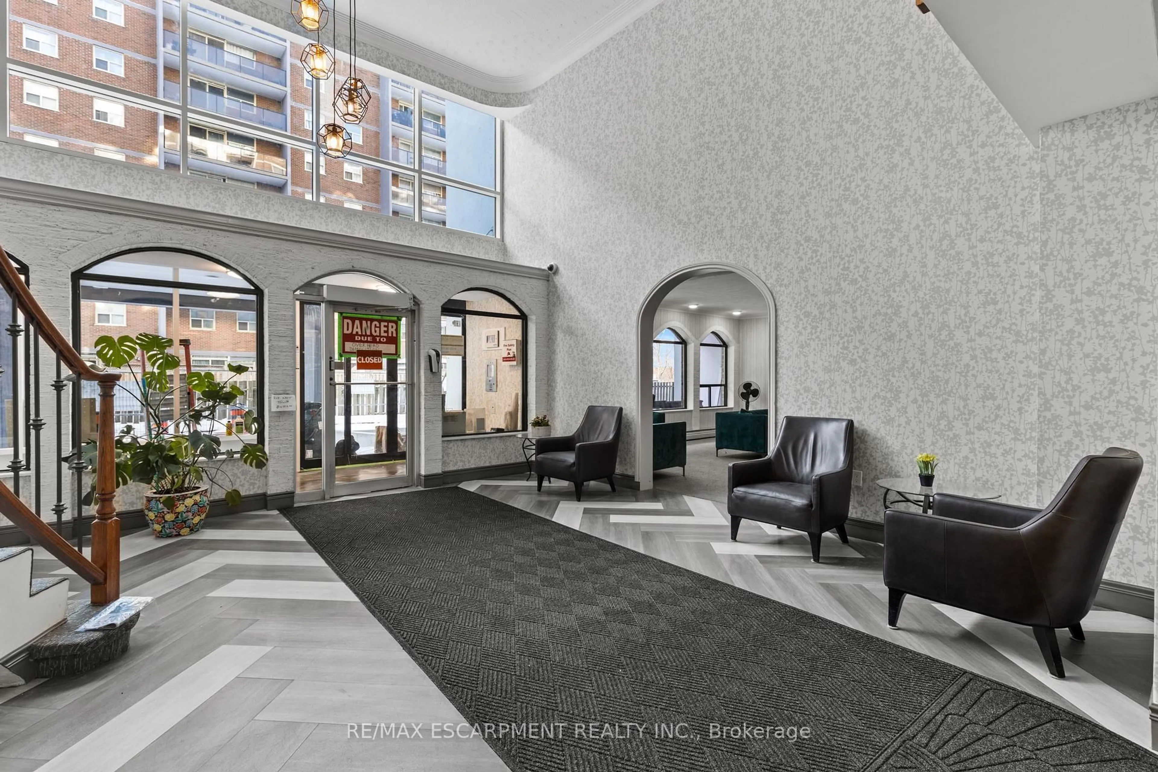 Lobby for 359 Geneva St #1004, St. Catharines Ontario L2N 2G5