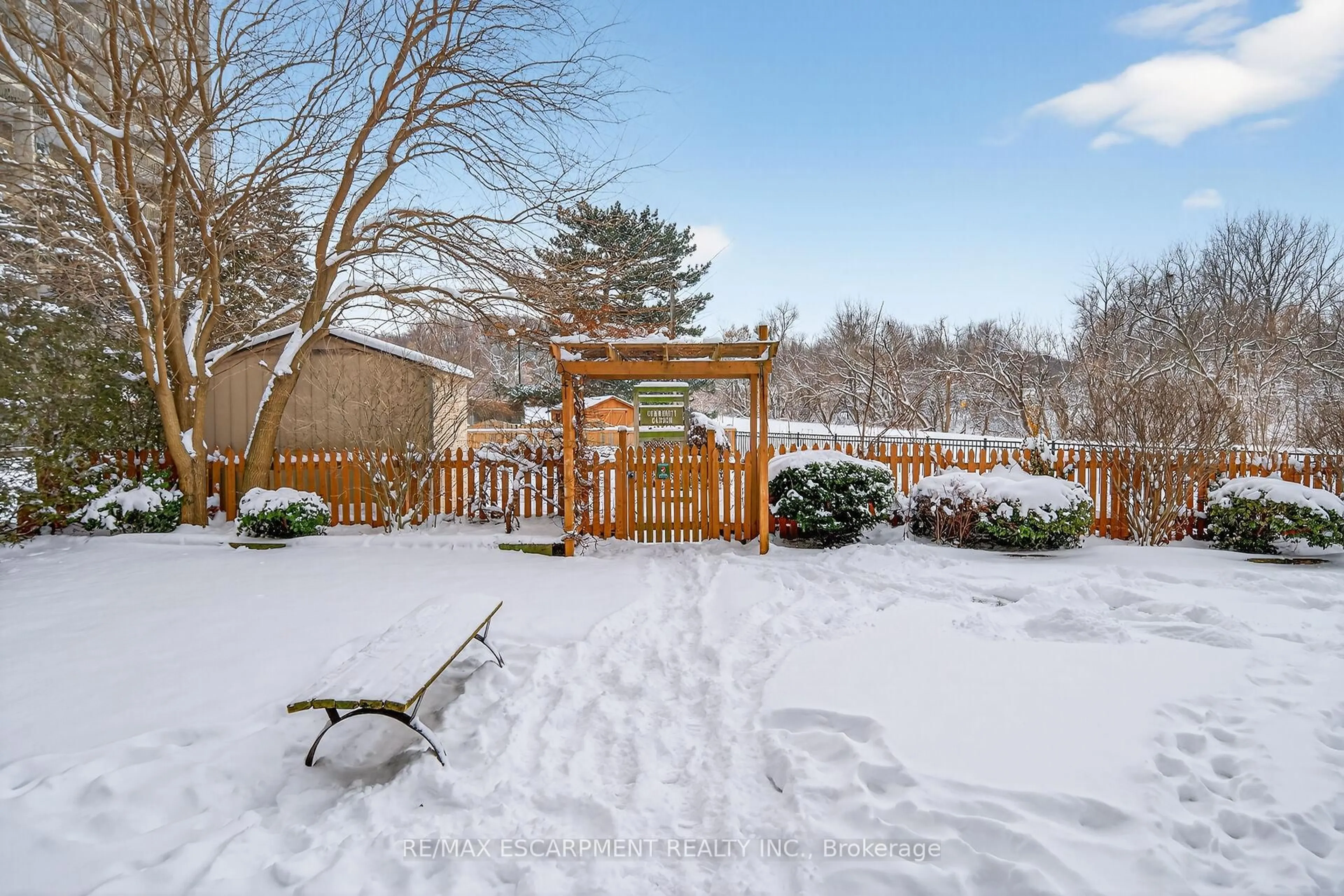 Patio, unknown for 350 Quigley Rd #324, Hamilton Ontario L8K 5N2