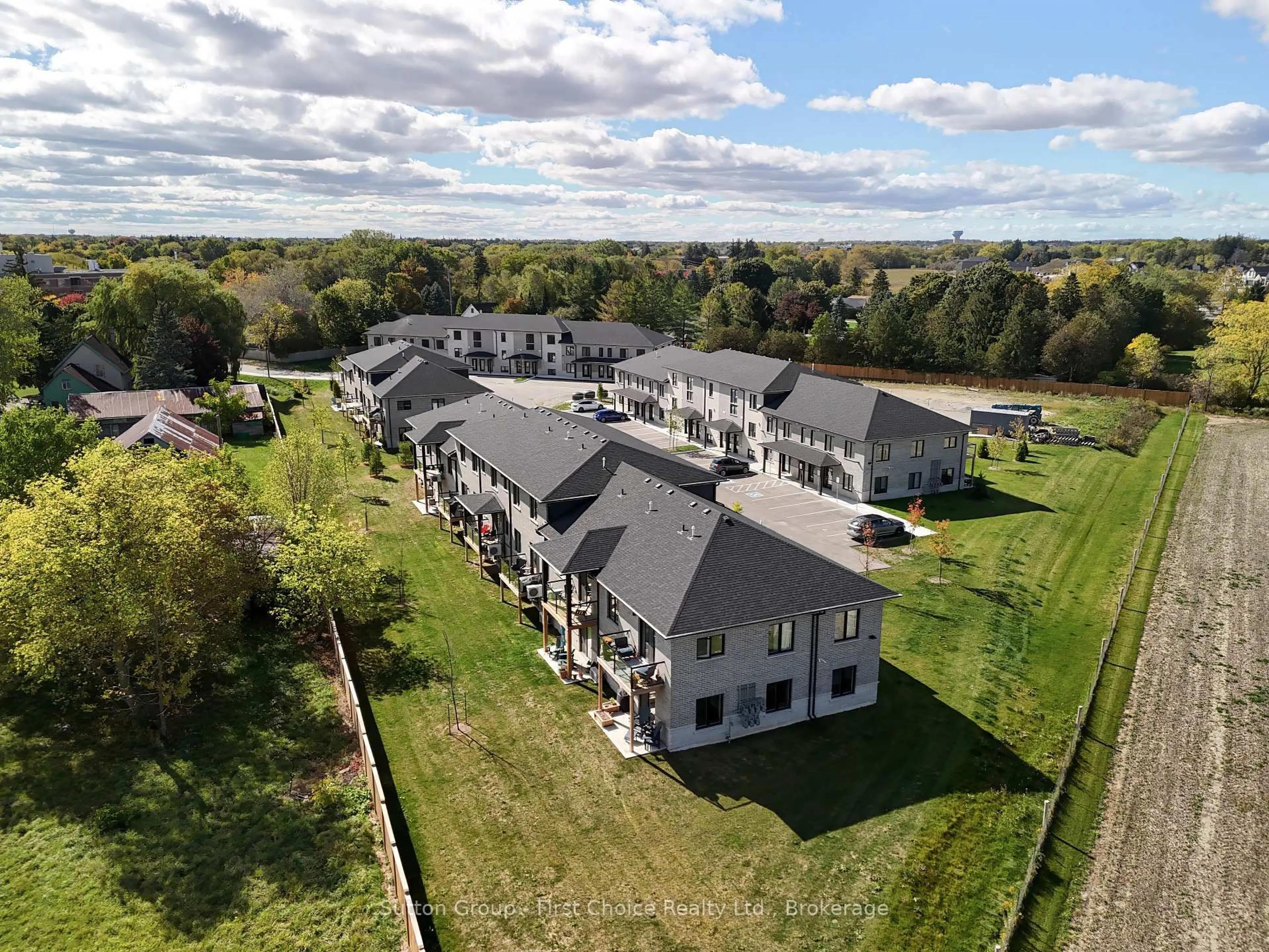 A pic from outside/outdoor area/front of a property/back of a property/a pic from drone, unknown for 3202 VIVIAN Line #Unit 37, Stratford Ontario N5A 0K6