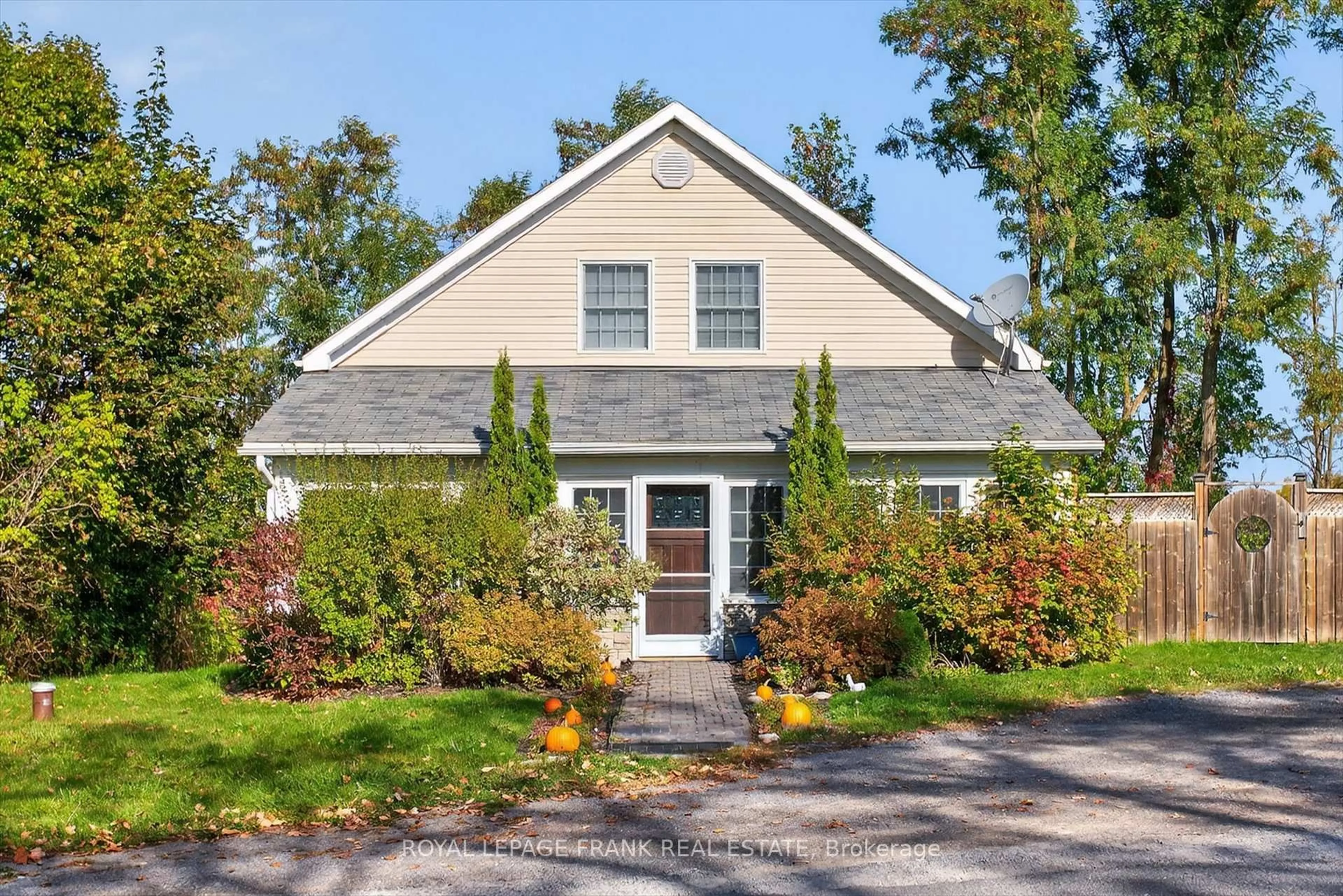 Home with vinyl exterior material, street for 2648 Dummer-Asphodel Rd, Douro-Dummer Ontario K0L 3A0