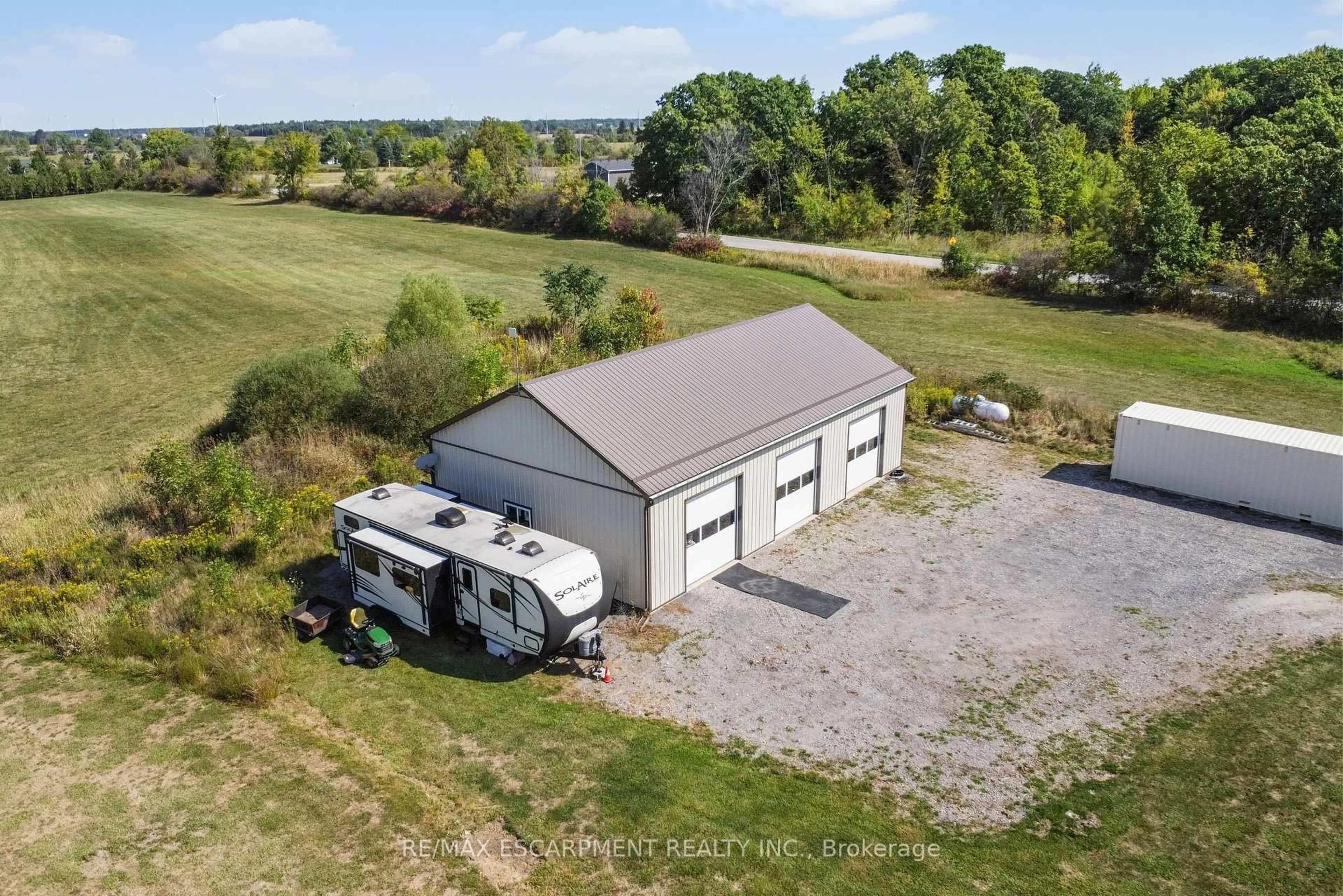 A pic from outside/outdoor area/front of a property/back of a property/a pic from drone, building for 75642 Diltz Rd, Wainfleet Ontario N1A 2W2