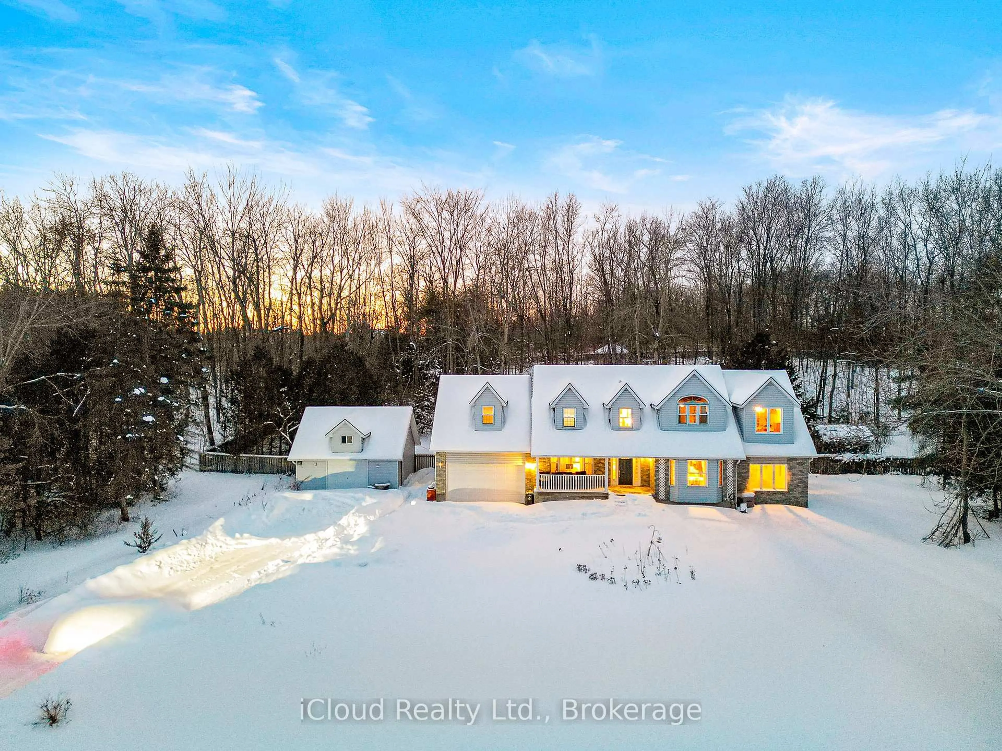 A pic from outside/outdoor area/front of a property/back of a property/a pic from drone, unknown for 32 Howe Island Ferry Rd, Kingston Ontario K7L 4V1